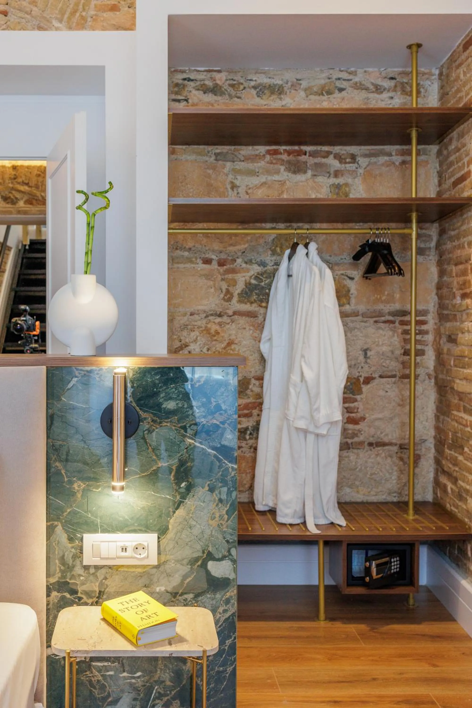 Decorative detail in La Divina