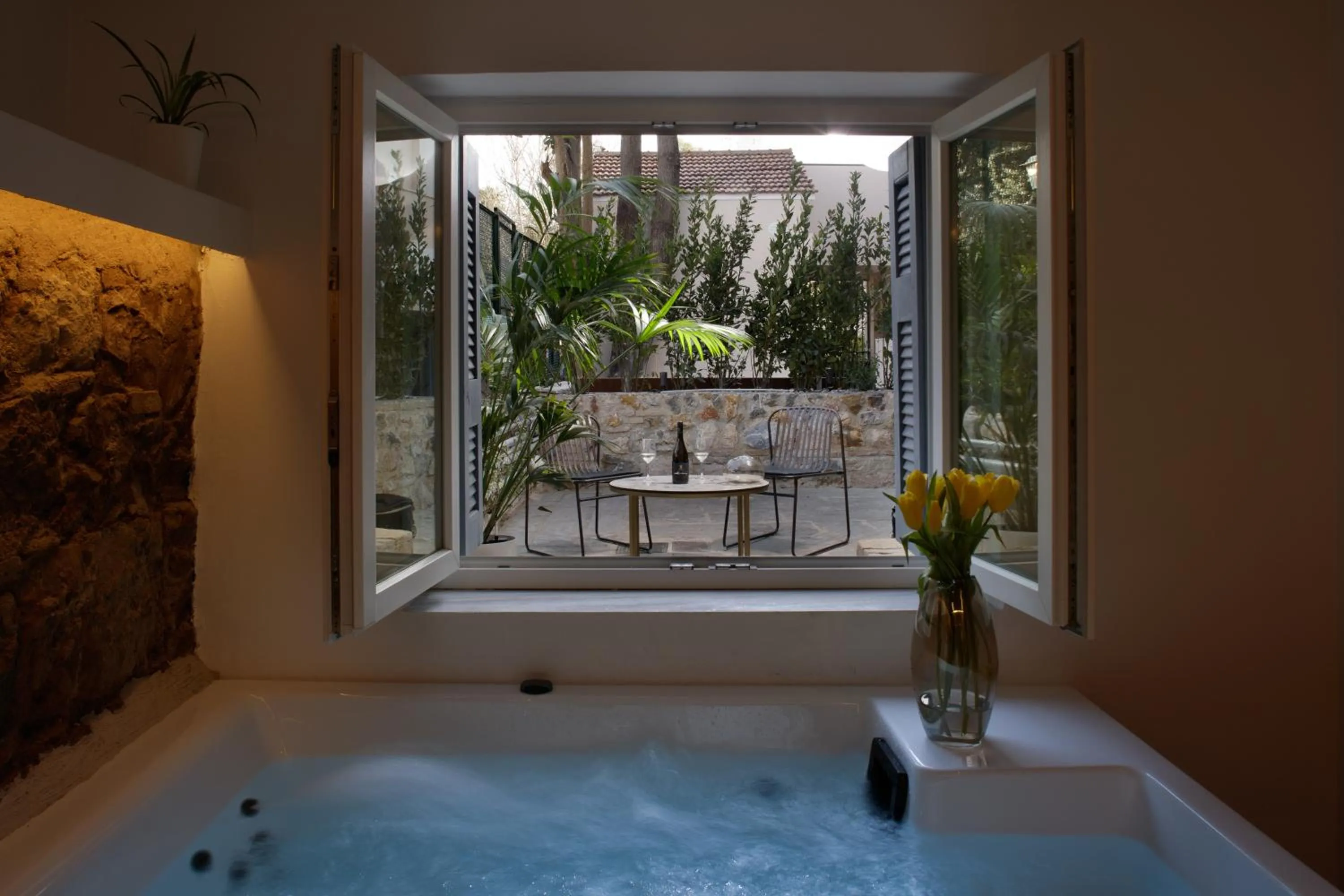 Hot Tub in La Divina