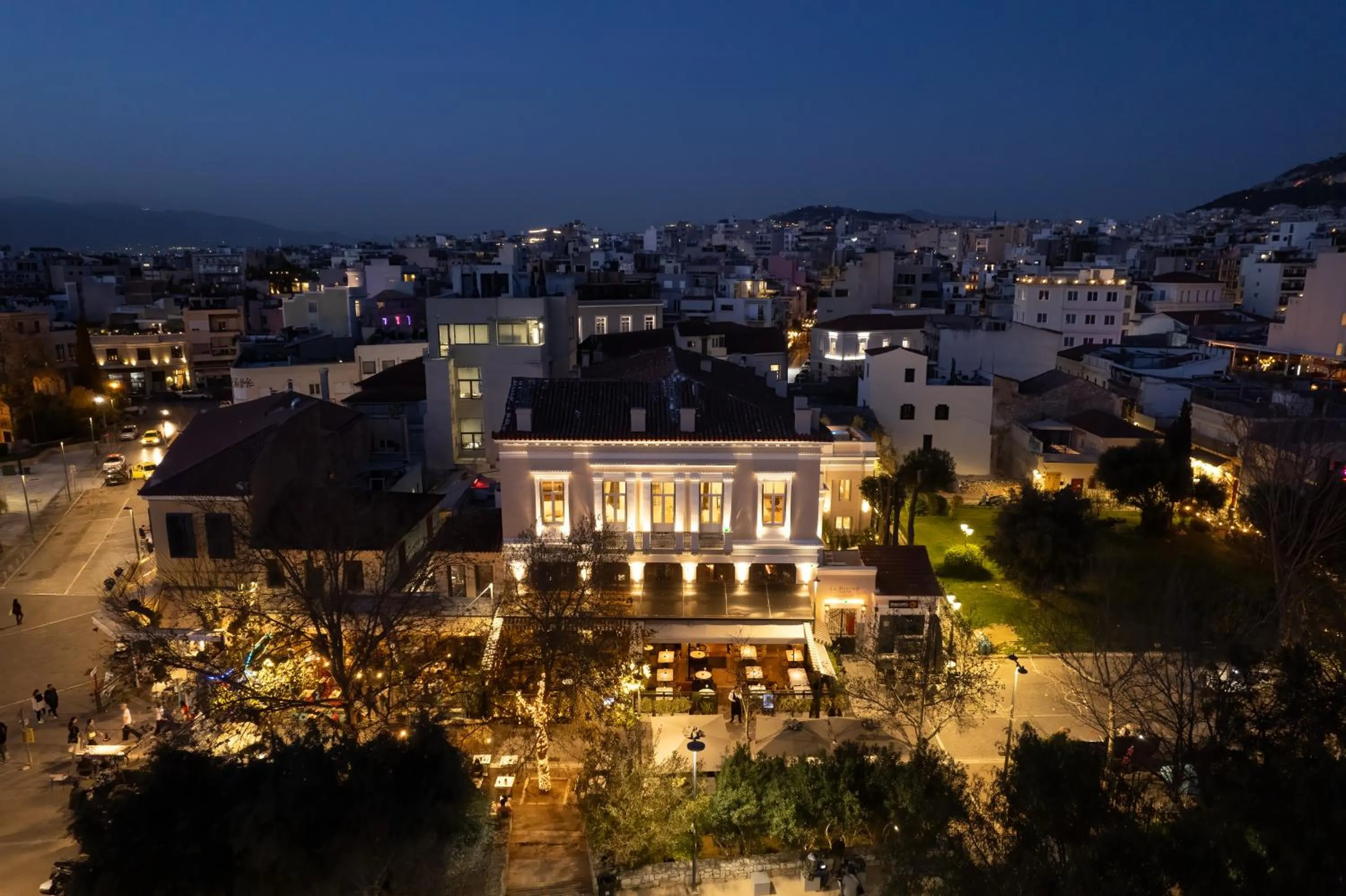 Property building in La Divina