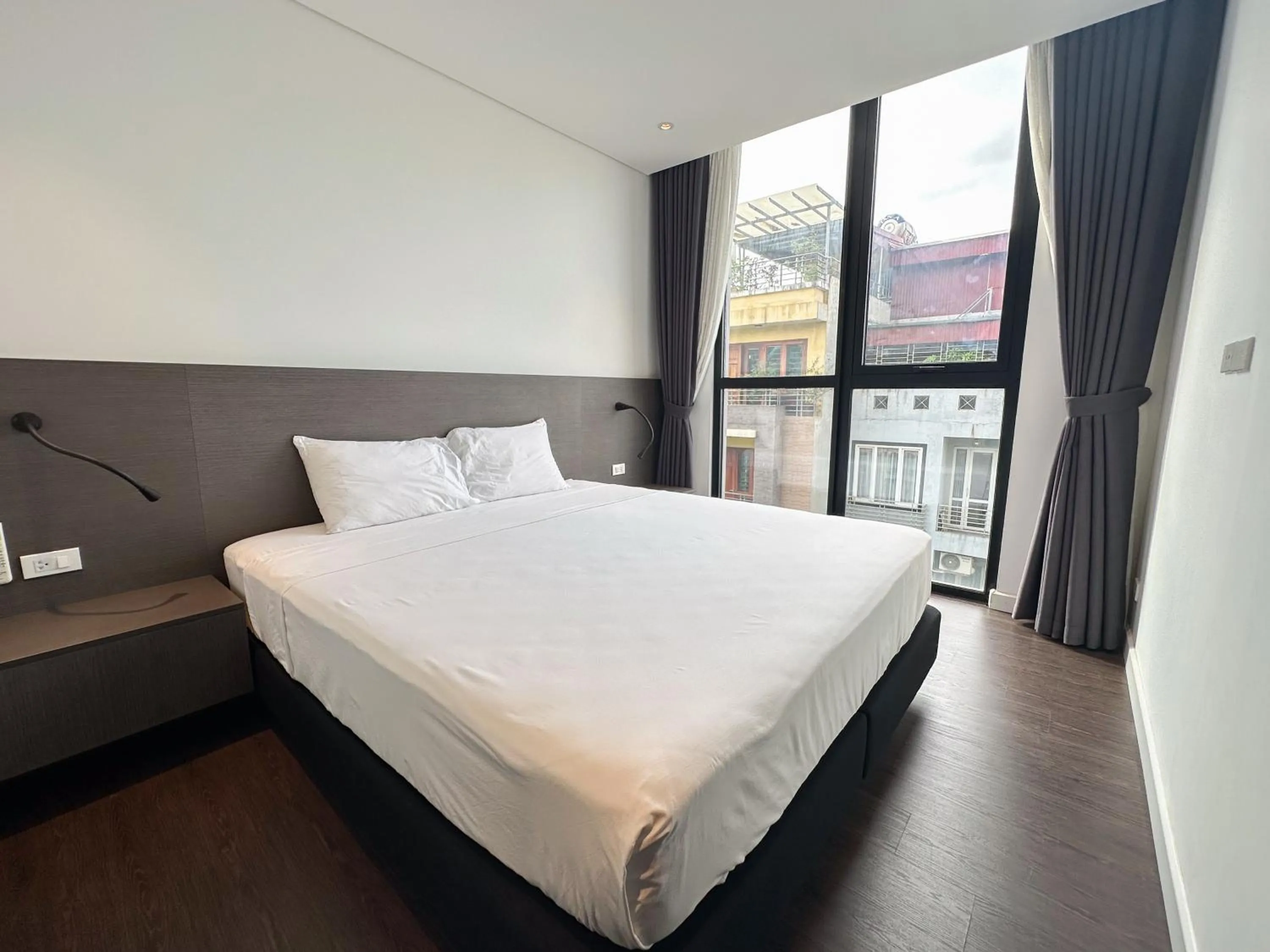 Bed in Hazuki, Modern Minimalist Apartment