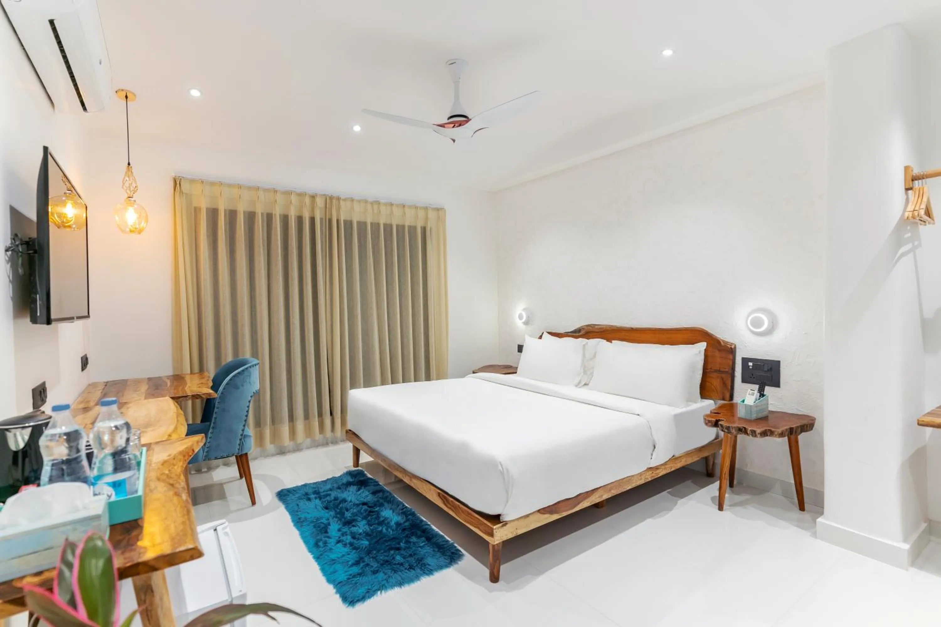 Photo of the whole room, Bed in Moustache Udaipur Luxuria
