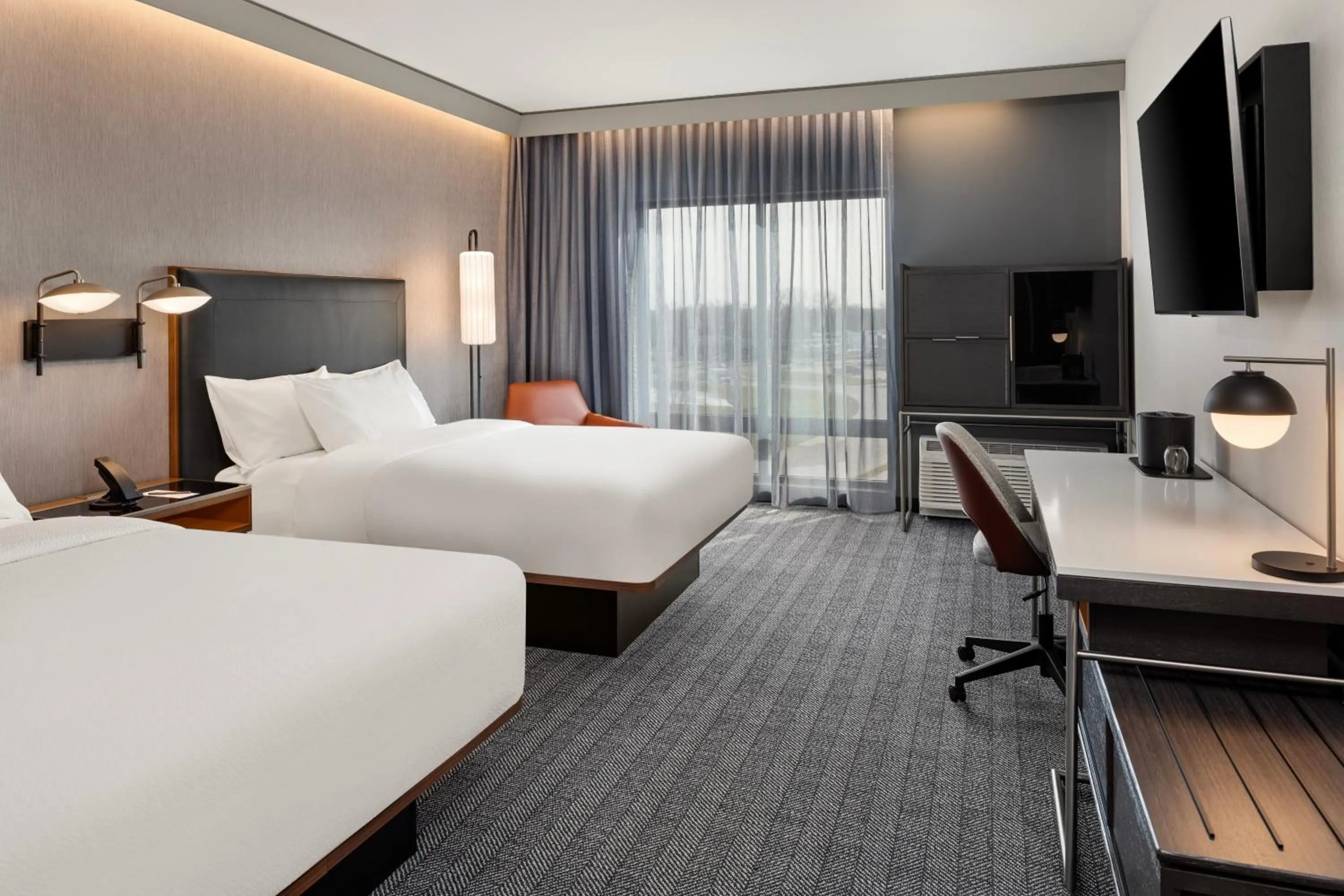 Bed in Courtyard by Marriott Bettendorf