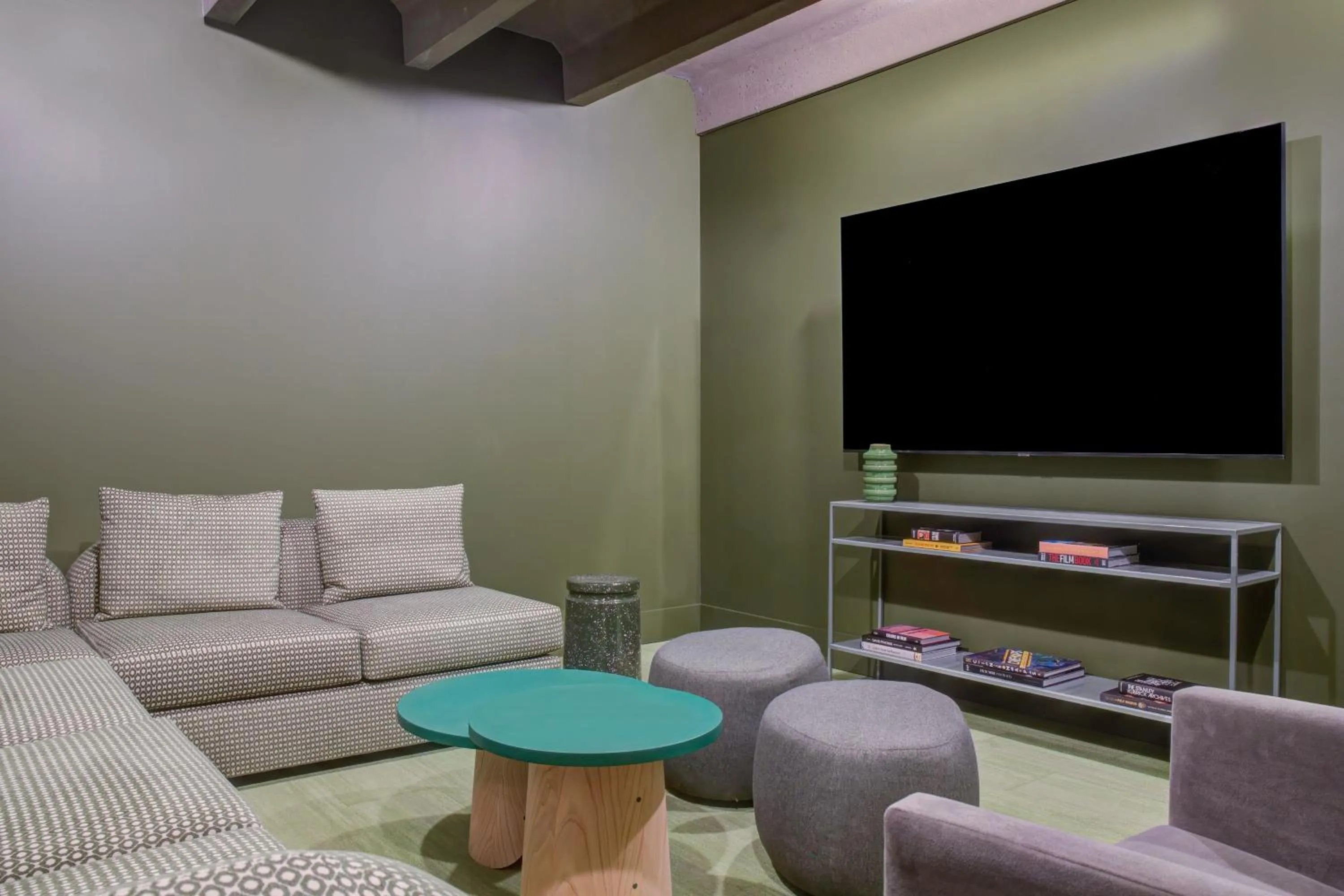 Meeting/conference room in Moxy Banff