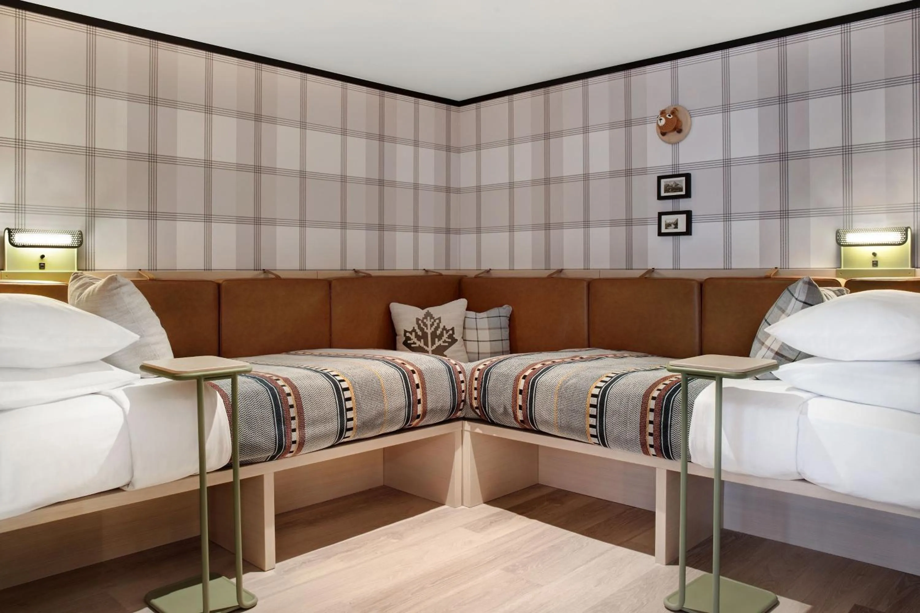 Photo of the whole room, Bed in Moxy Banff