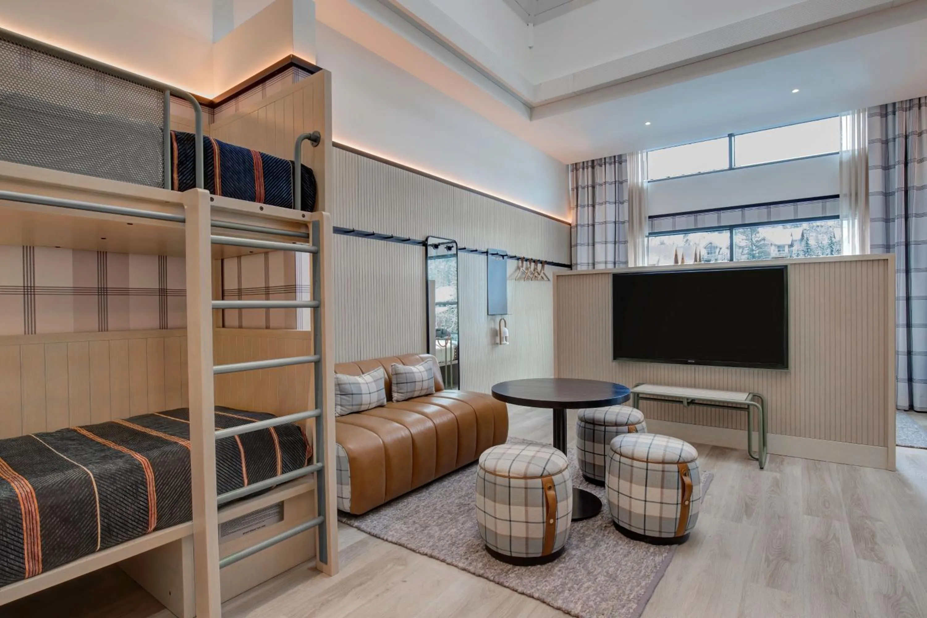 Living room, Bed in Moxy Banff