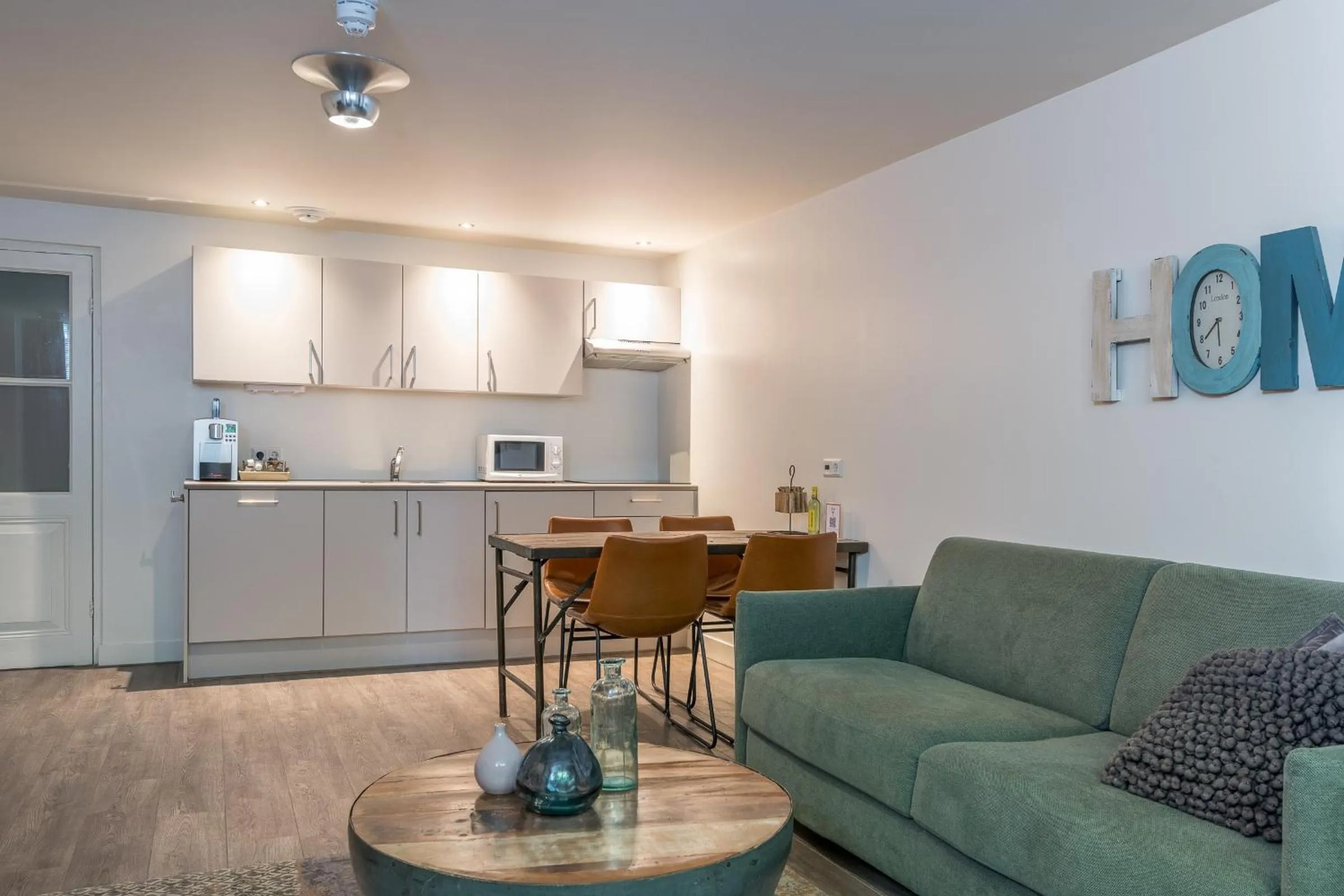 Coffee/tea facilities in Hotel Oranjestaete