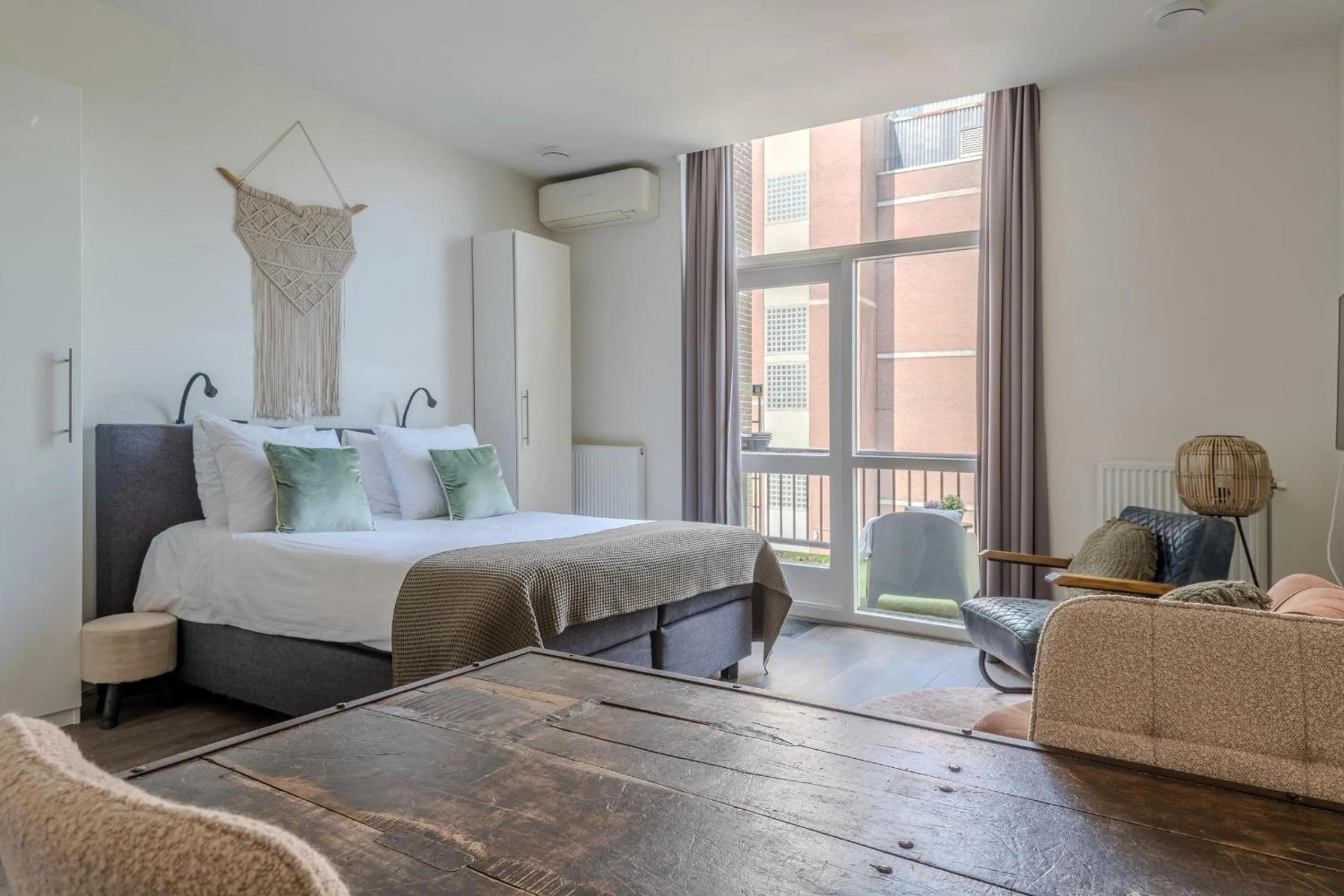 Balcony/Terrace, Bed in Hotel Oranjestaete