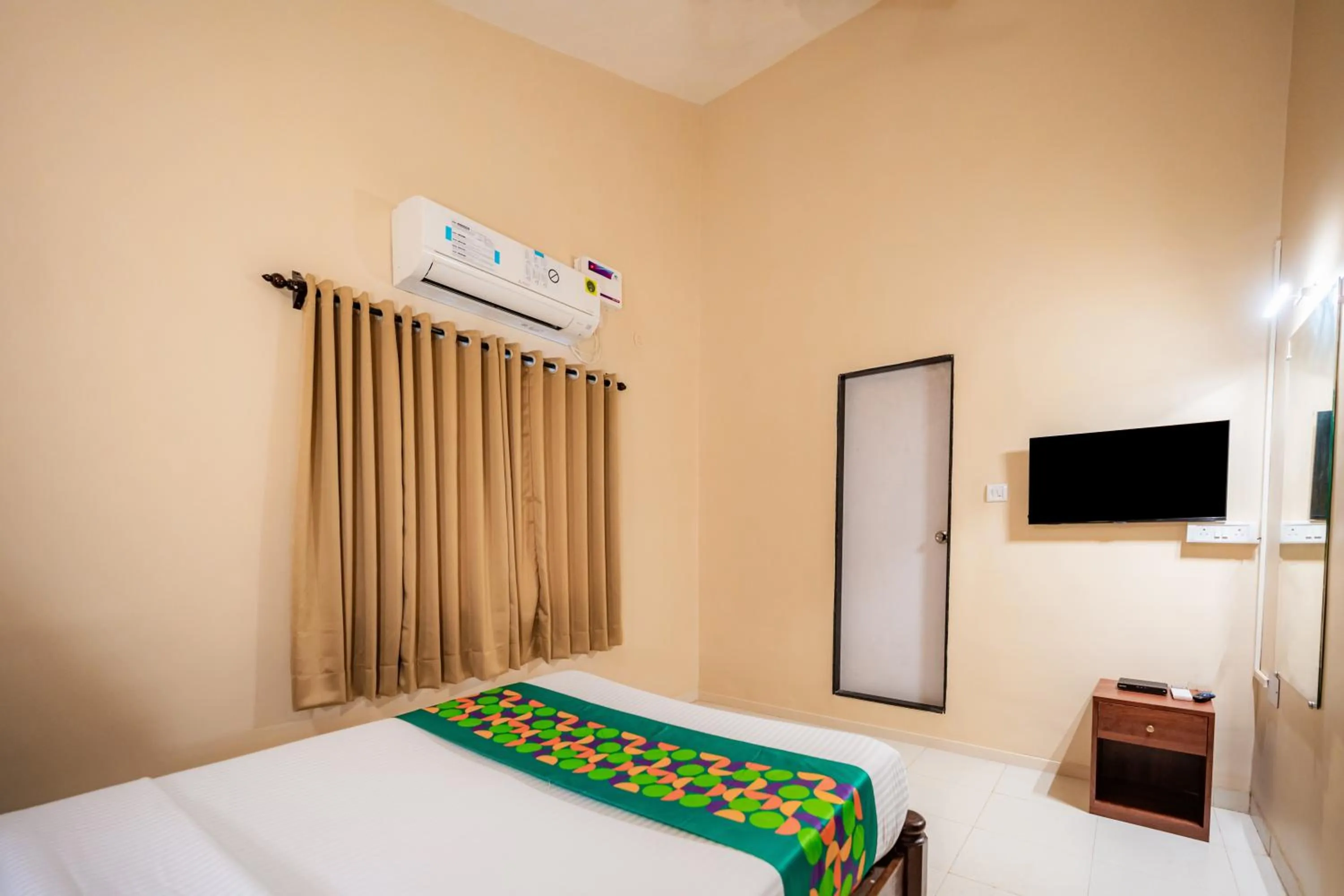 Bedroom, Bed in Treebo Sunshine Beach Resort