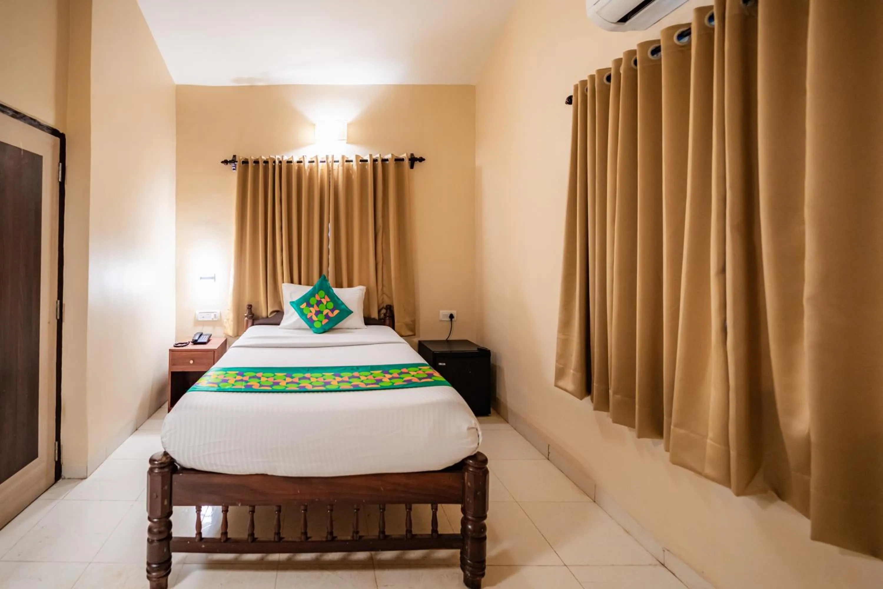 Bedroom, Bed in Treebo Sunshine Beach Resort