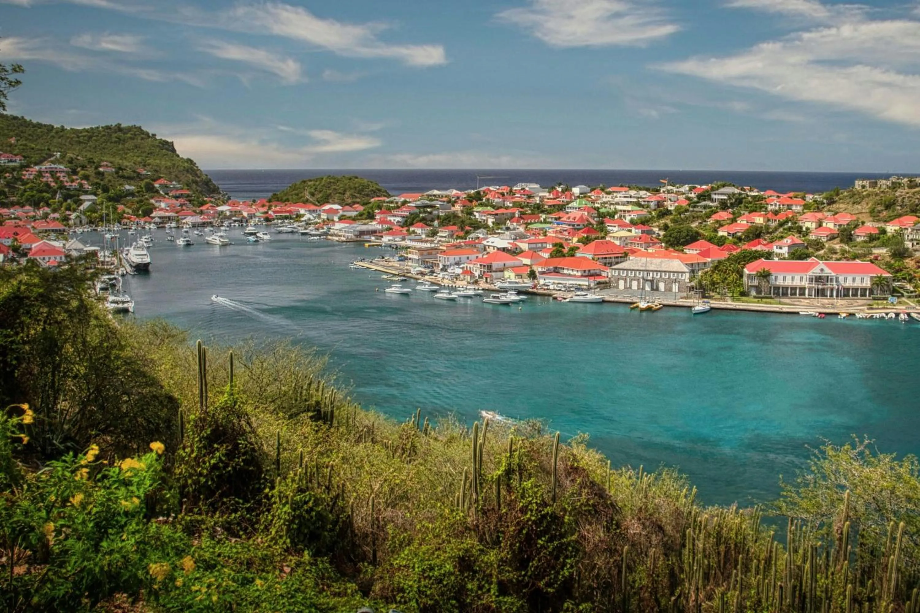 Lounge or bar in JW Marriott St Maarten Beach Resort & Spa