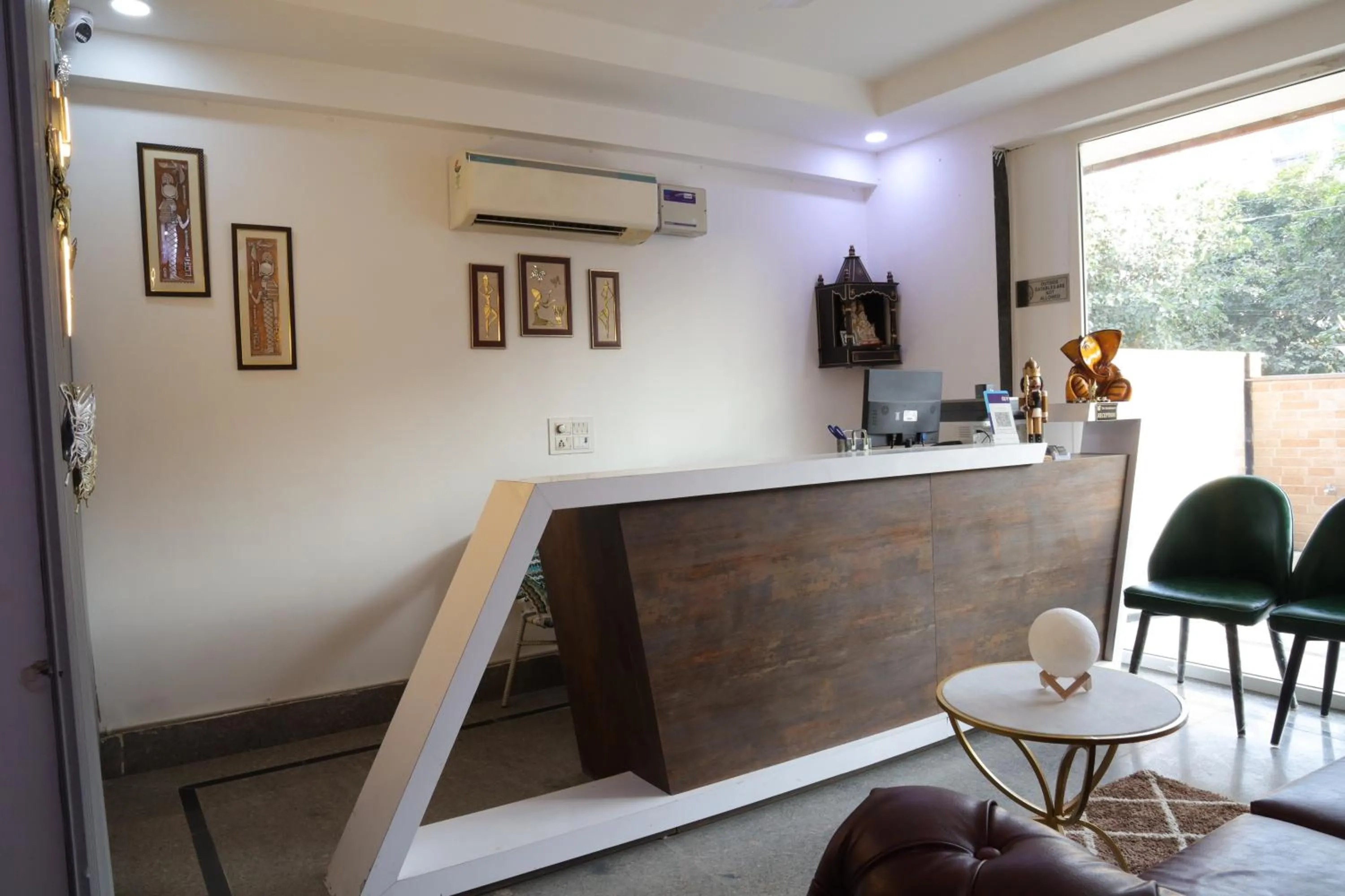 Lobby or reception in The Sandalwood Hotel I Sec-38 I Near Medanta Medicity Gurgaon