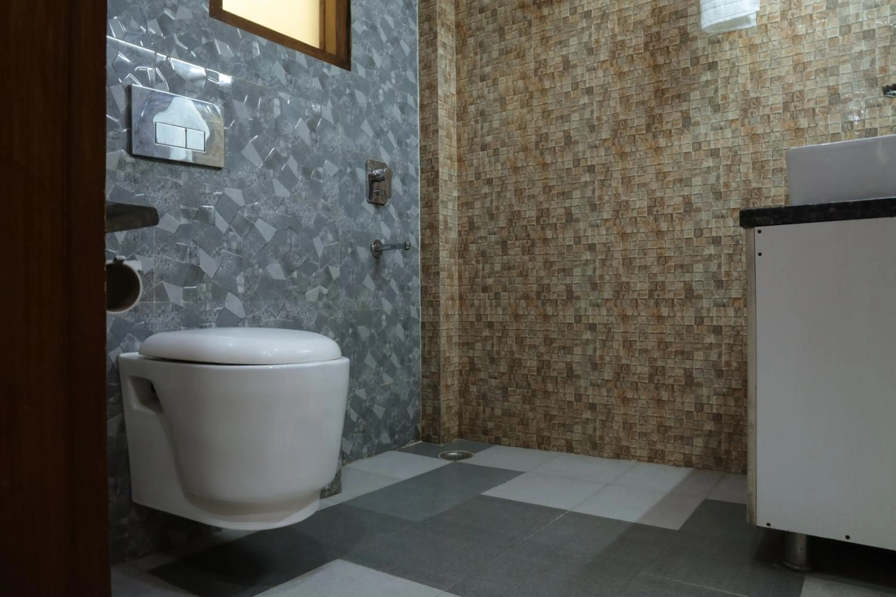 Shower in The Sandalwood Hotel I Sec-38 I Near Medanta Medicity Gurgaon