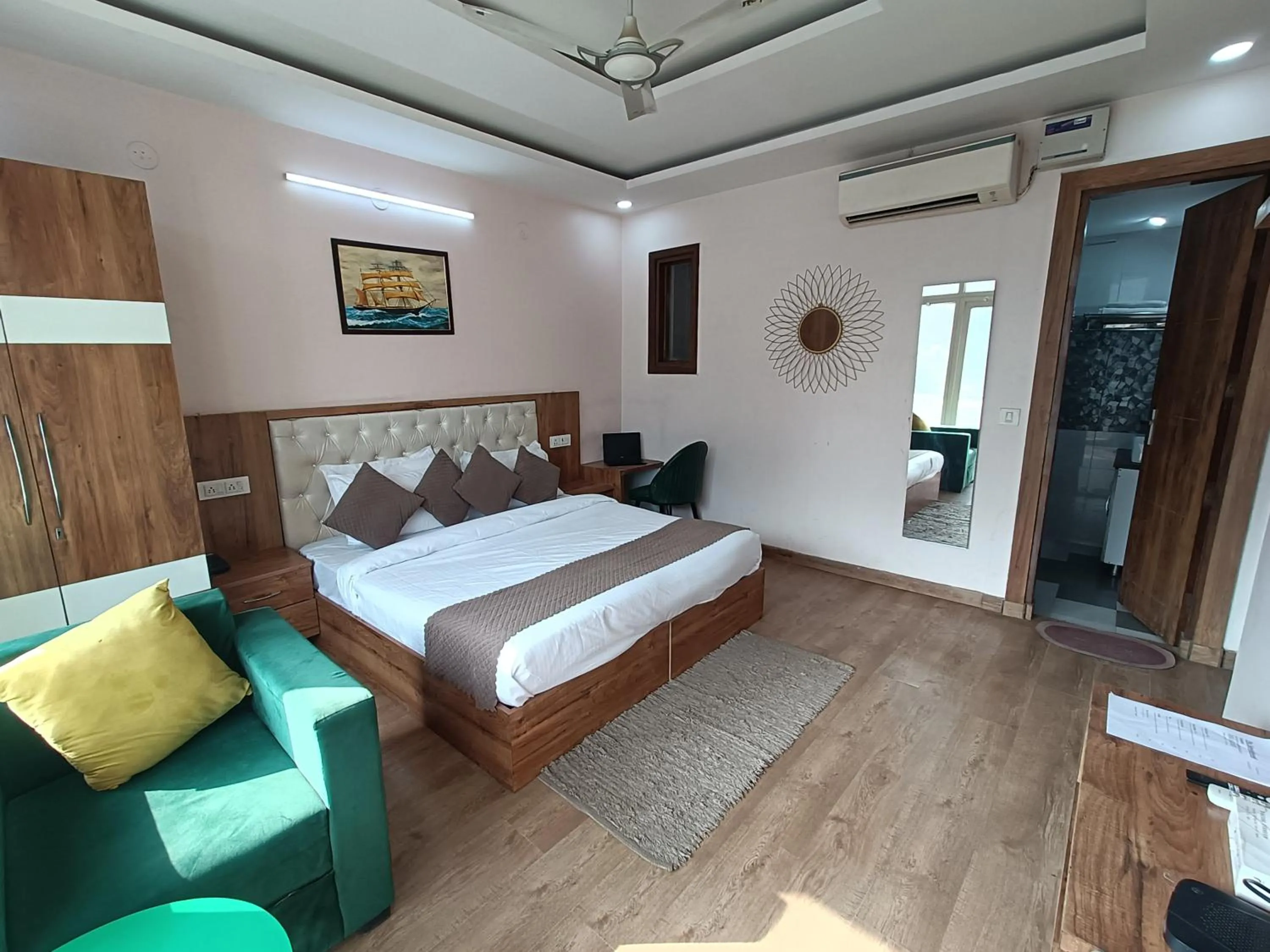 Bed in The Sandalwood Hotel I Sec-38 I Near Medanta Medicity Gurgaon