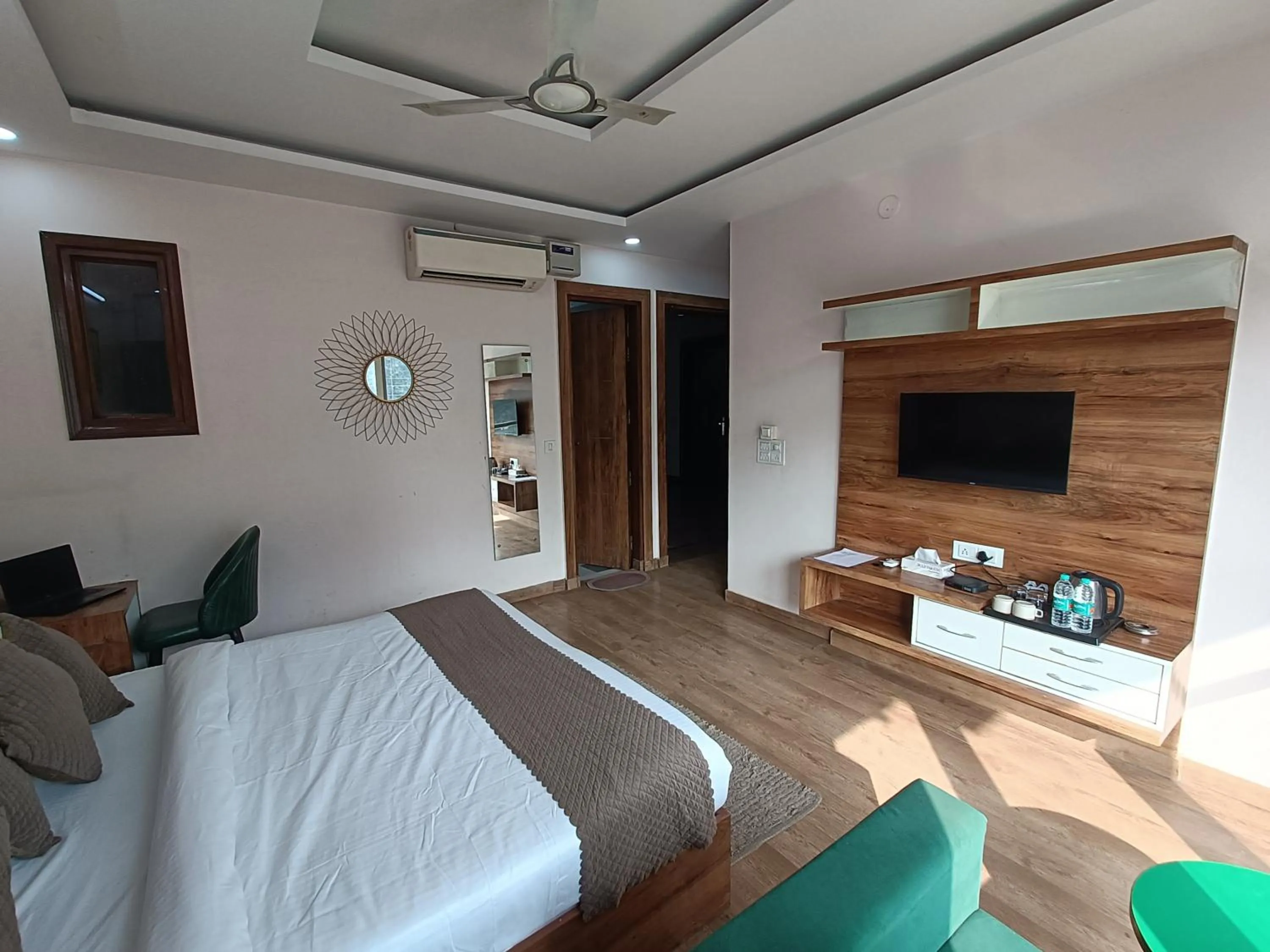 Bed in The Sandalwood Hotel I Sec-38 I Near Medanta Medicity Gurgaon