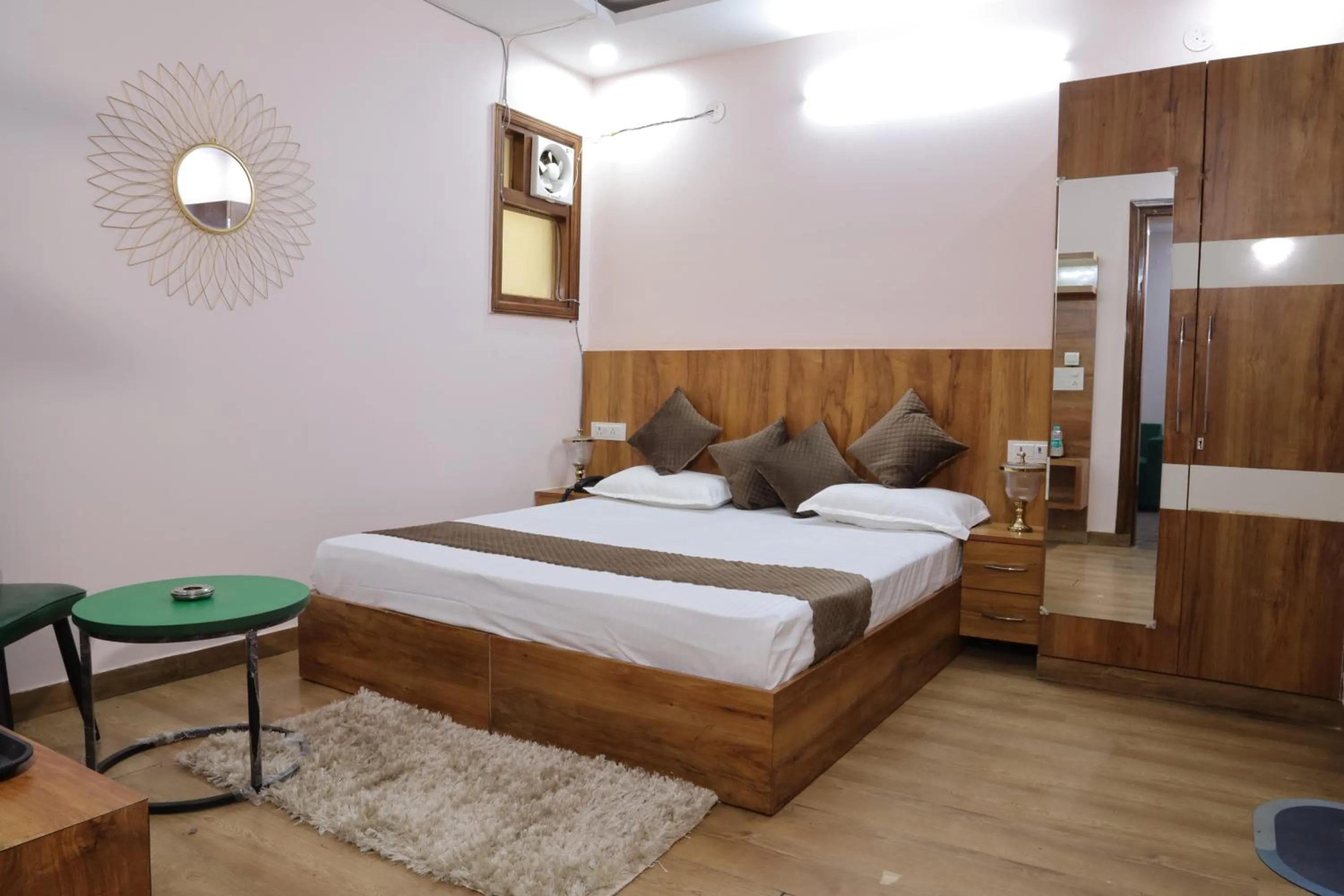 Bed in The Sandalwood Hotel I Sec-38 I Near Medanta Medicity Gurgaon