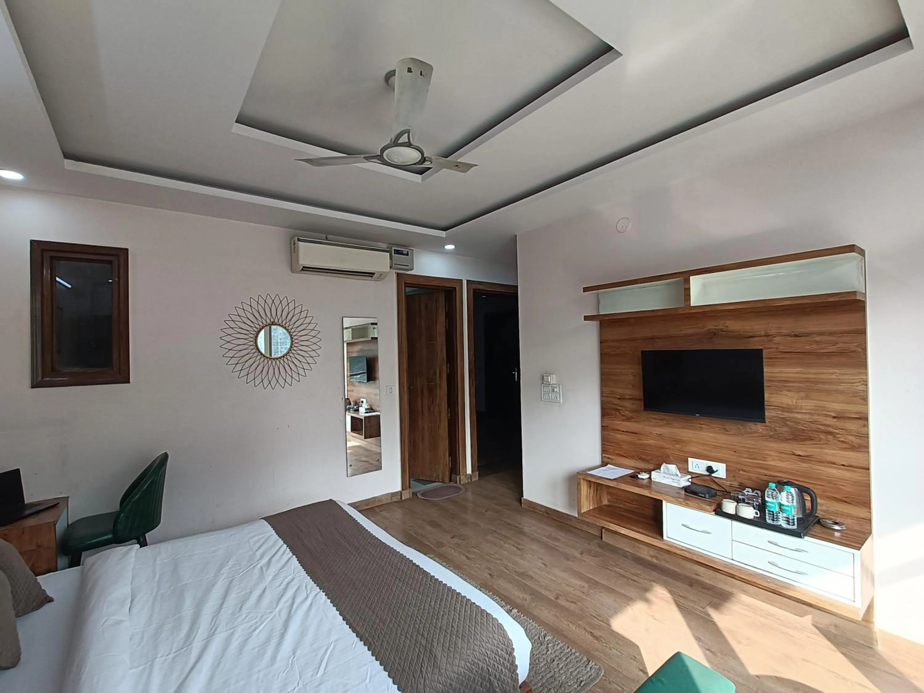 Bed in The Sandalwood Hotel I Sec-38 I Near Medanta Medicity Gurgaon