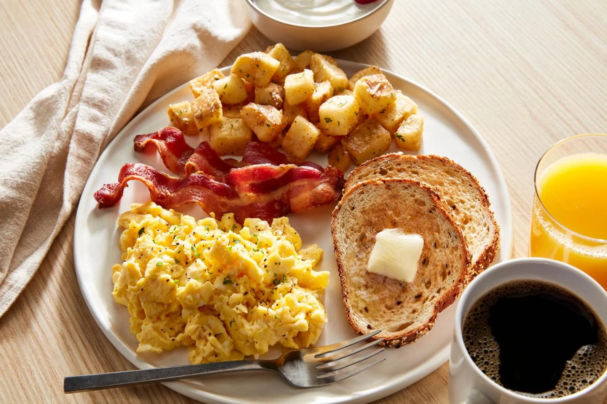 Restaurant/places to eat in Holiday Inn Nashville Airport by IHG