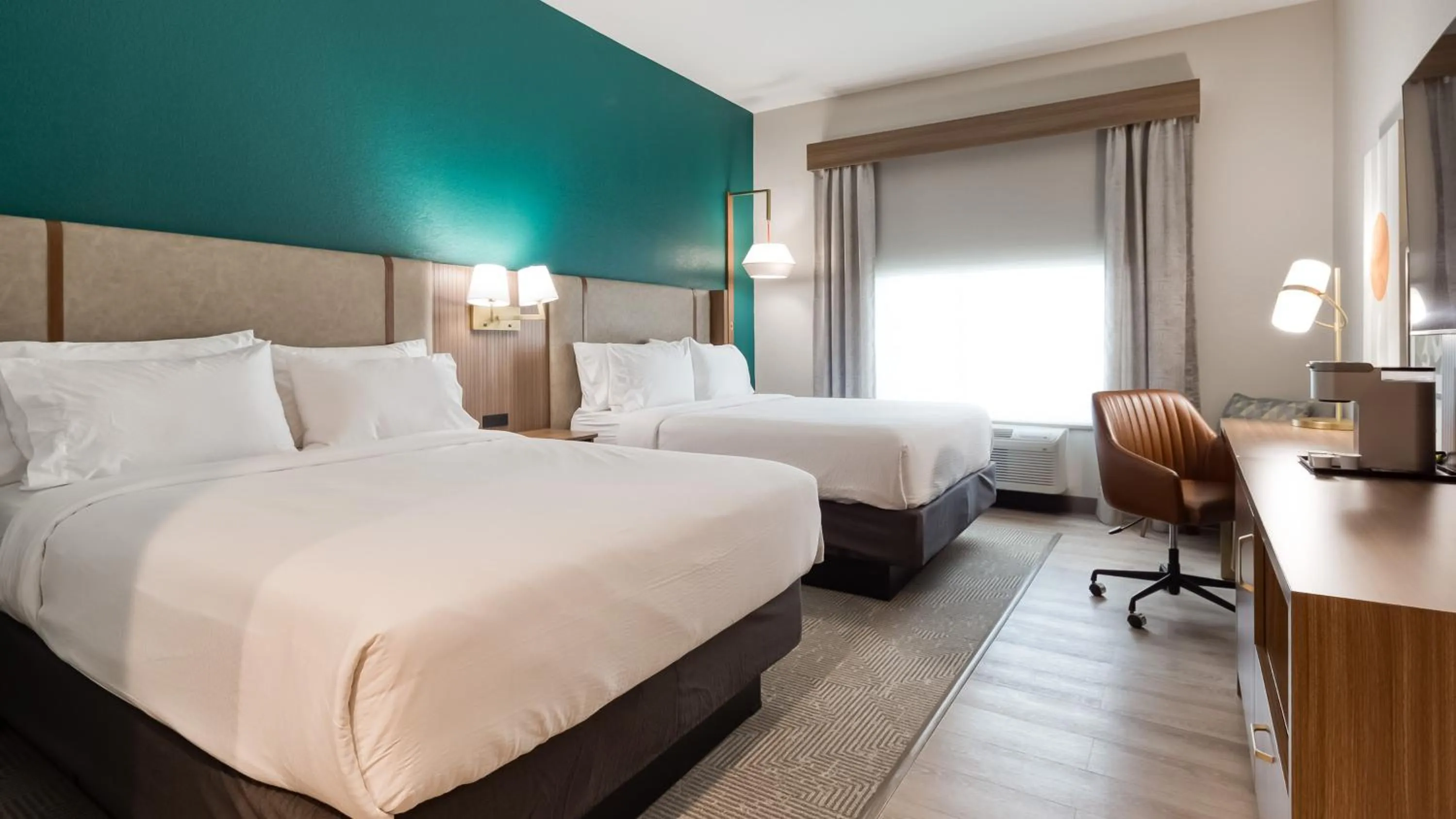 Bed in Holiday Inn Nashville Airport by IHG