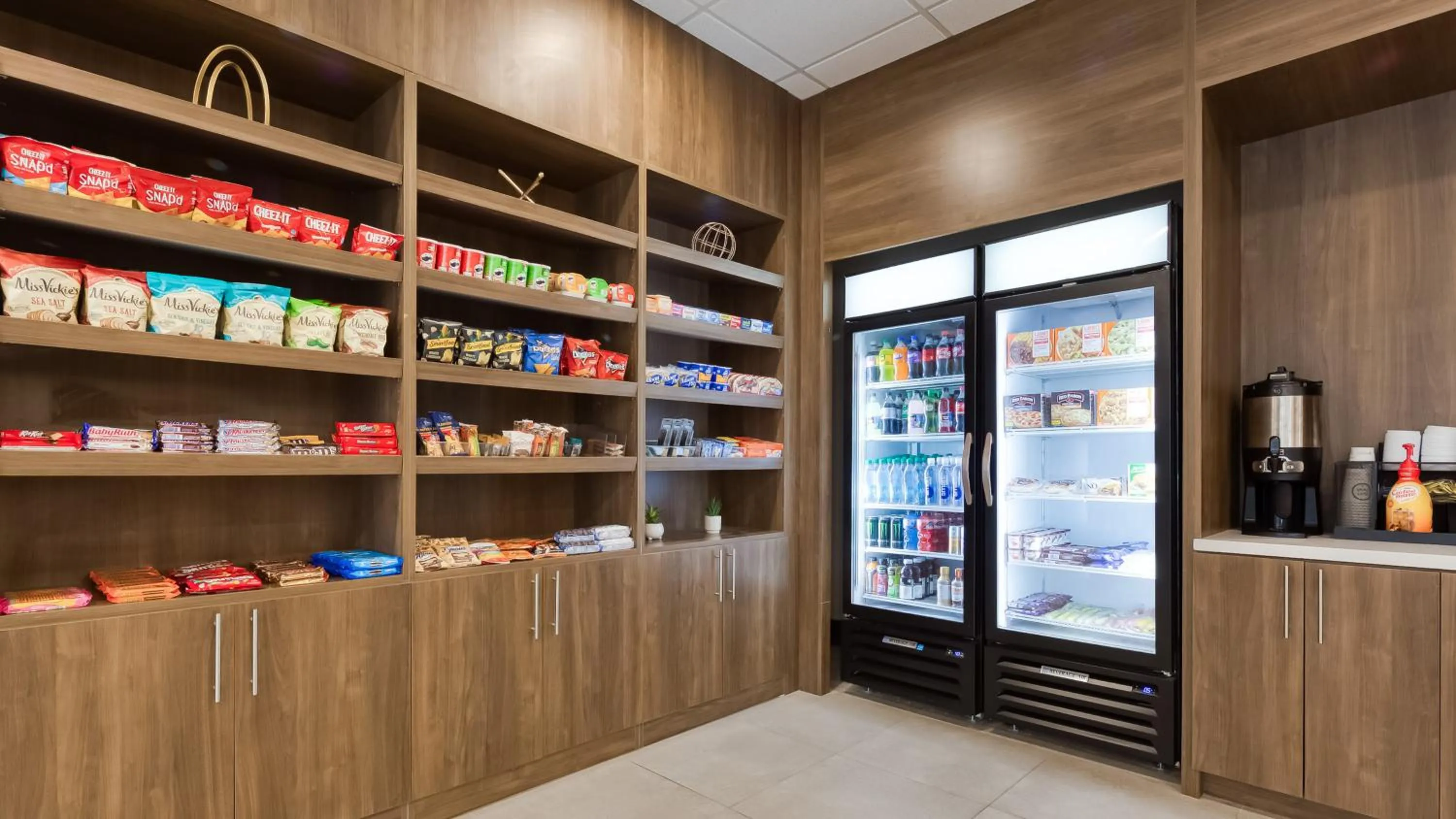 Property building in Holiday Inn Nashville Airport by IHG