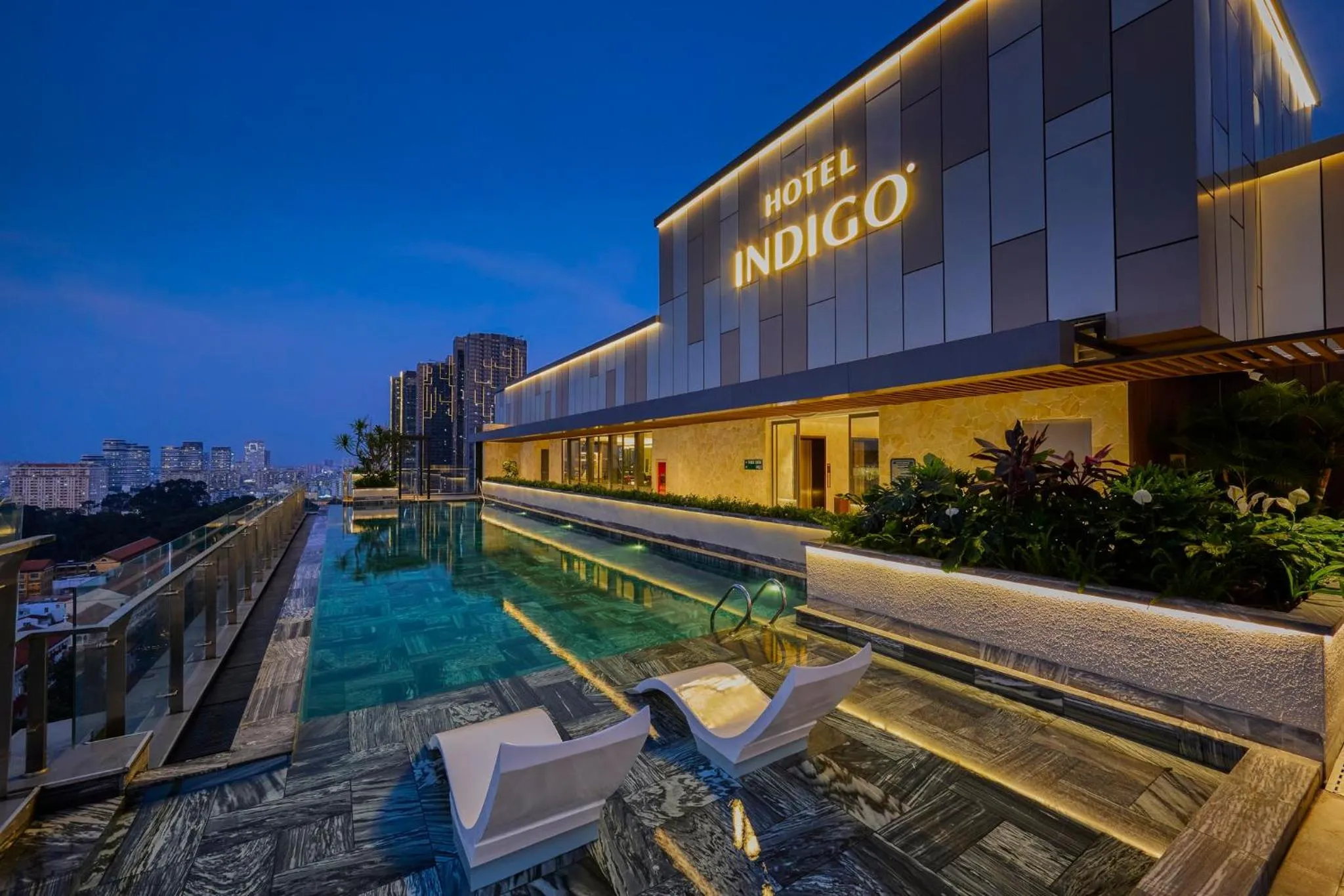 Swimming pool in Hotel Indigo Saigon the City by IHG