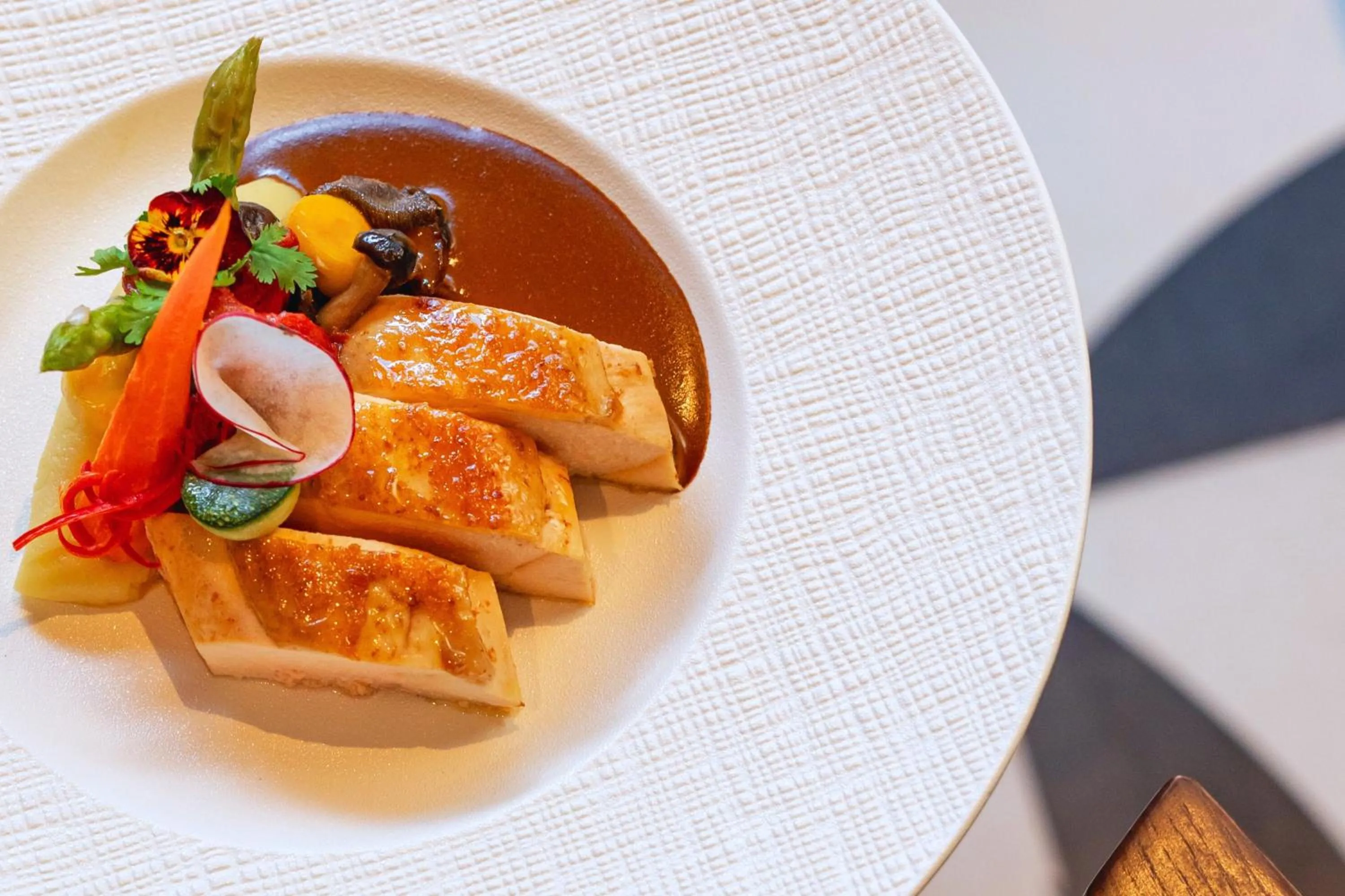 Photo of the whole room in Hotel Indigo Saigon the City by IHG