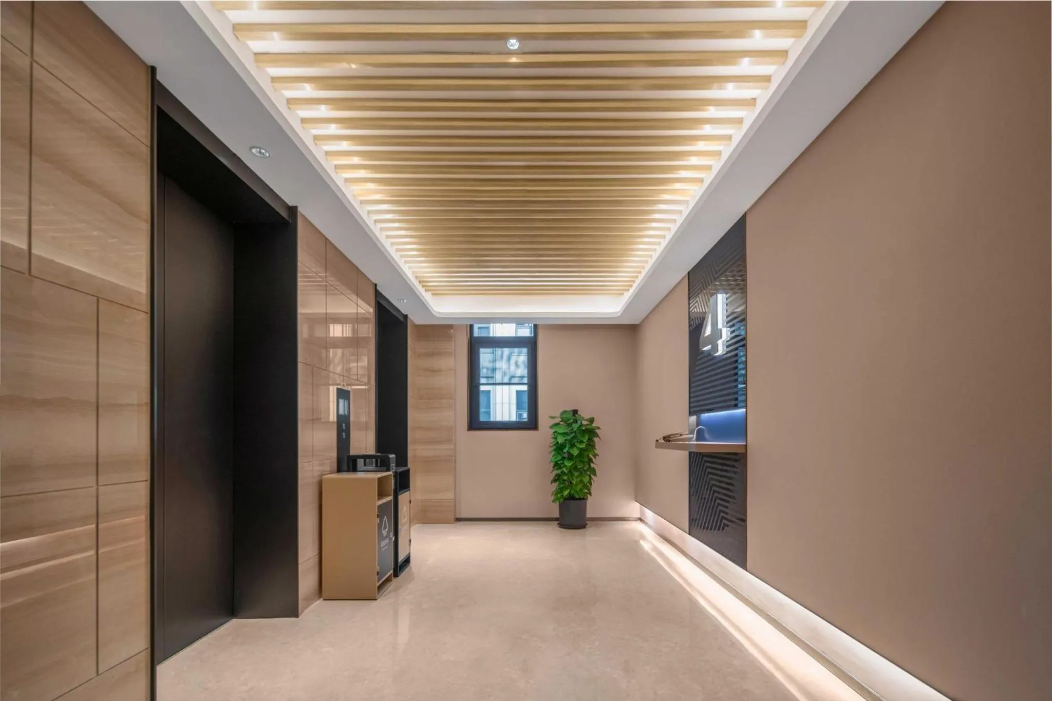 Lobby or reception in Holiday Inn Express Shanghai Hongqiao NECC by IHG