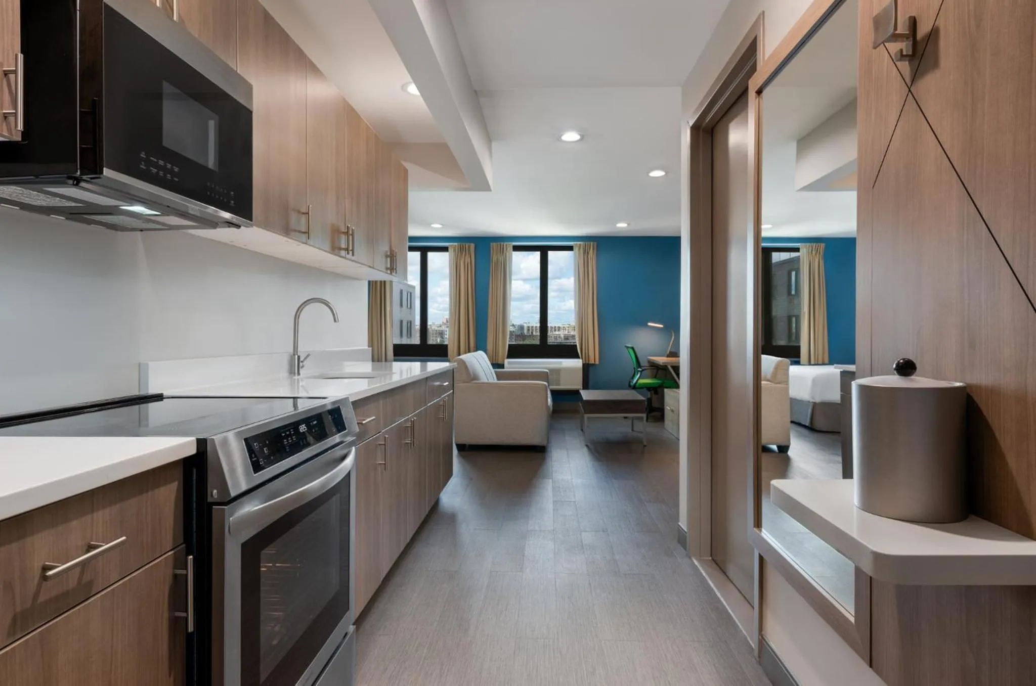 Photo of the whole room in Holiday Inn Express & Suites Bronx - Zoo Area by IHG