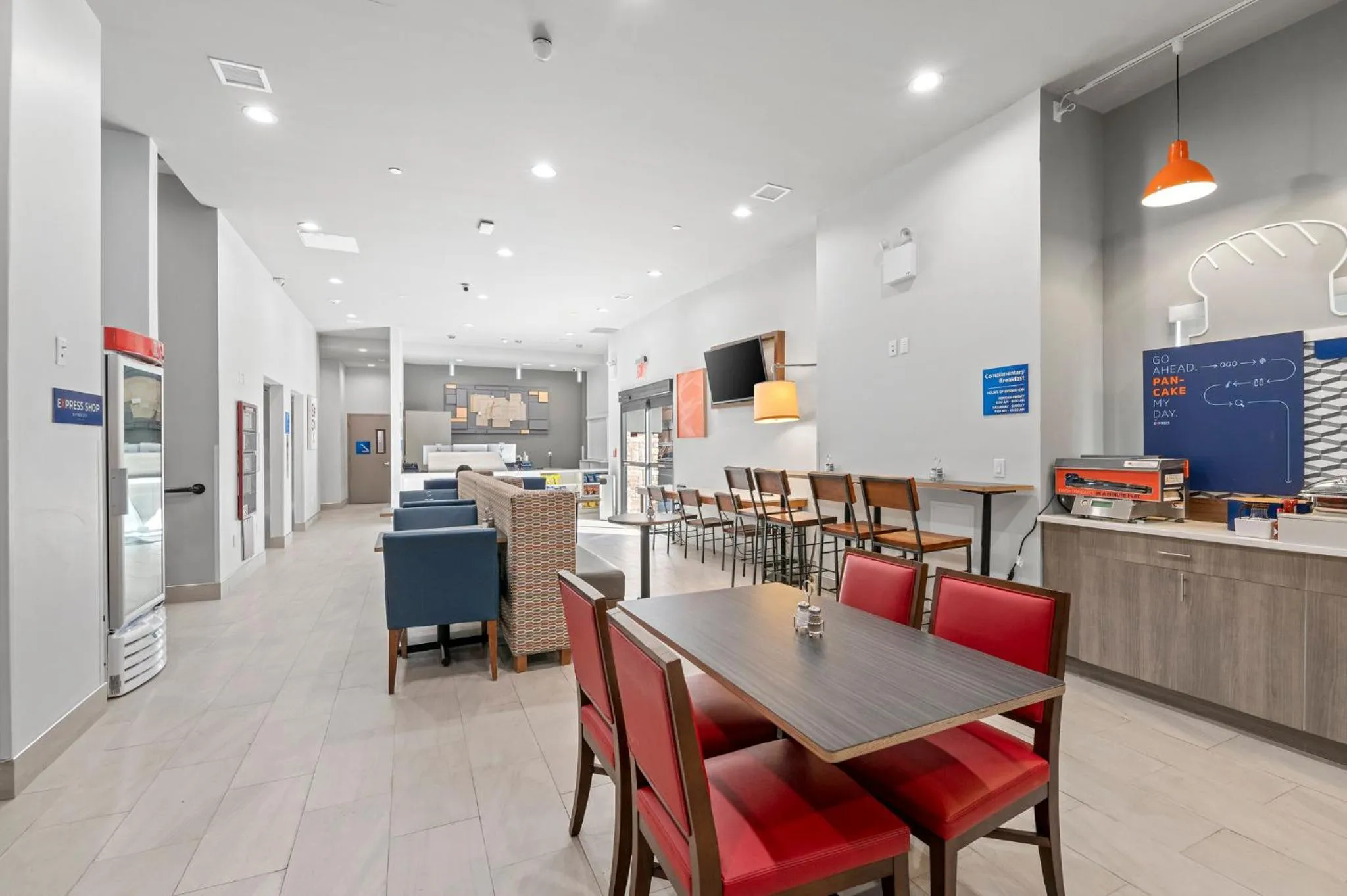 Breakfast in Holiday Inn Express & Suites Bronx - Zoo Area by IHG