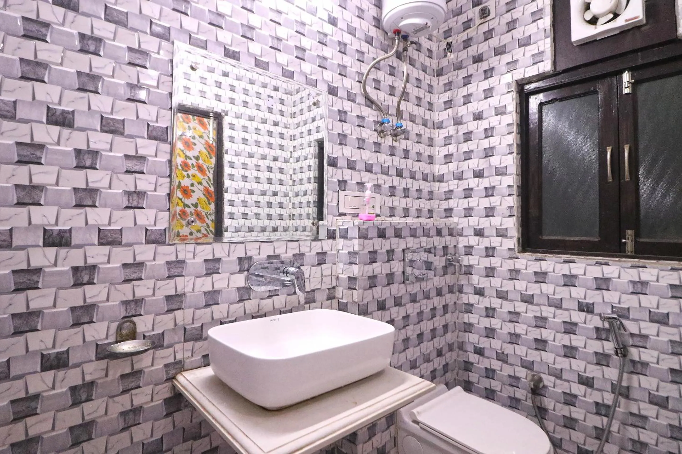Bathroom in Hotel Westend Holiday Home 5 mint from Nizamuddin Railway Station