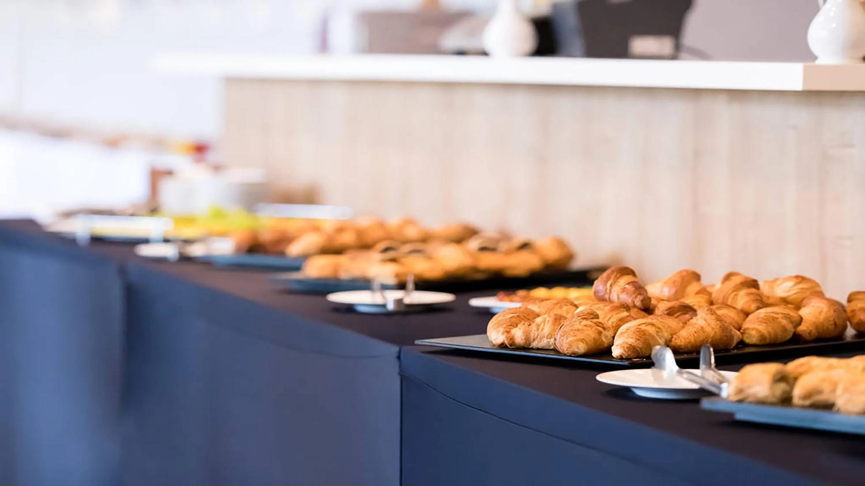 Meeting/conference room in Holiday Inn Express Guiyang Airport, an IHG Hotel