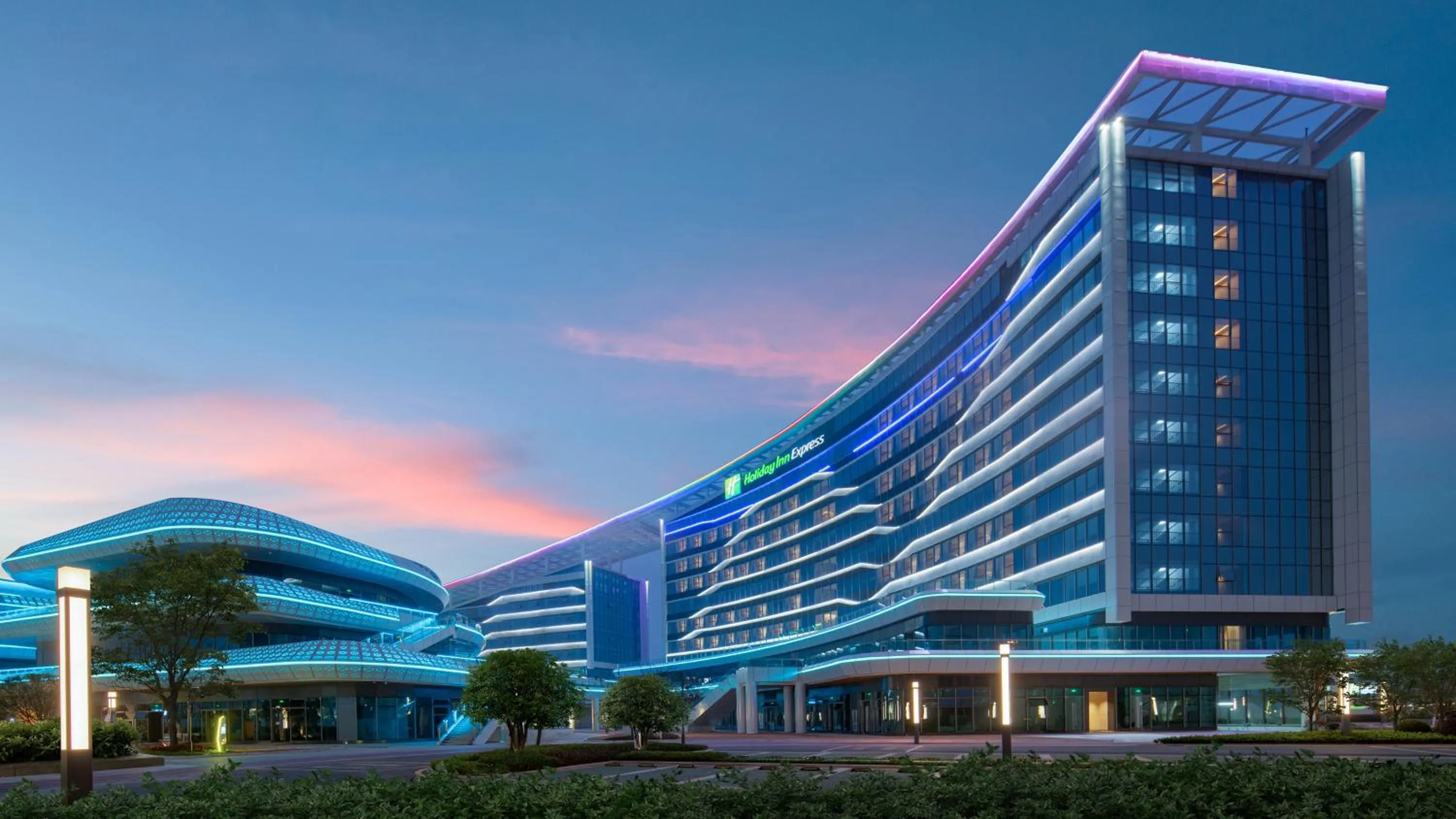 Property building in Holiday Inn Express Guiyang Airport, an IHG Hotel