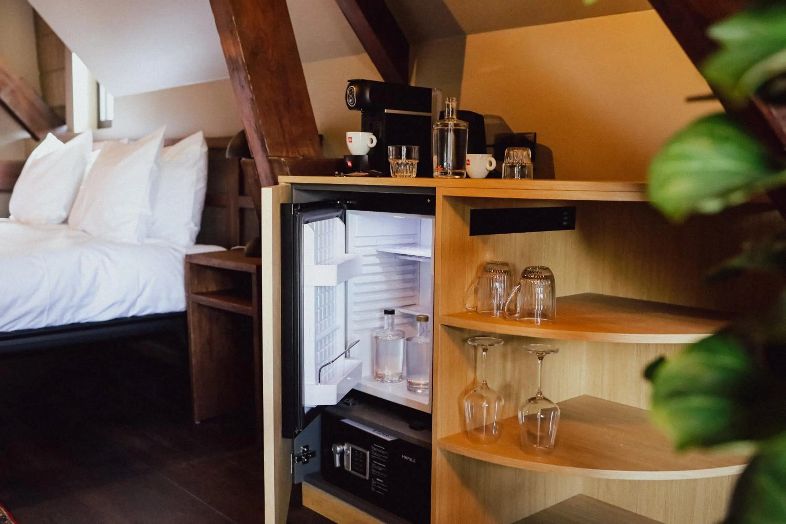minibar, Bed in Hotel Ryder I Den Bosch - Vught