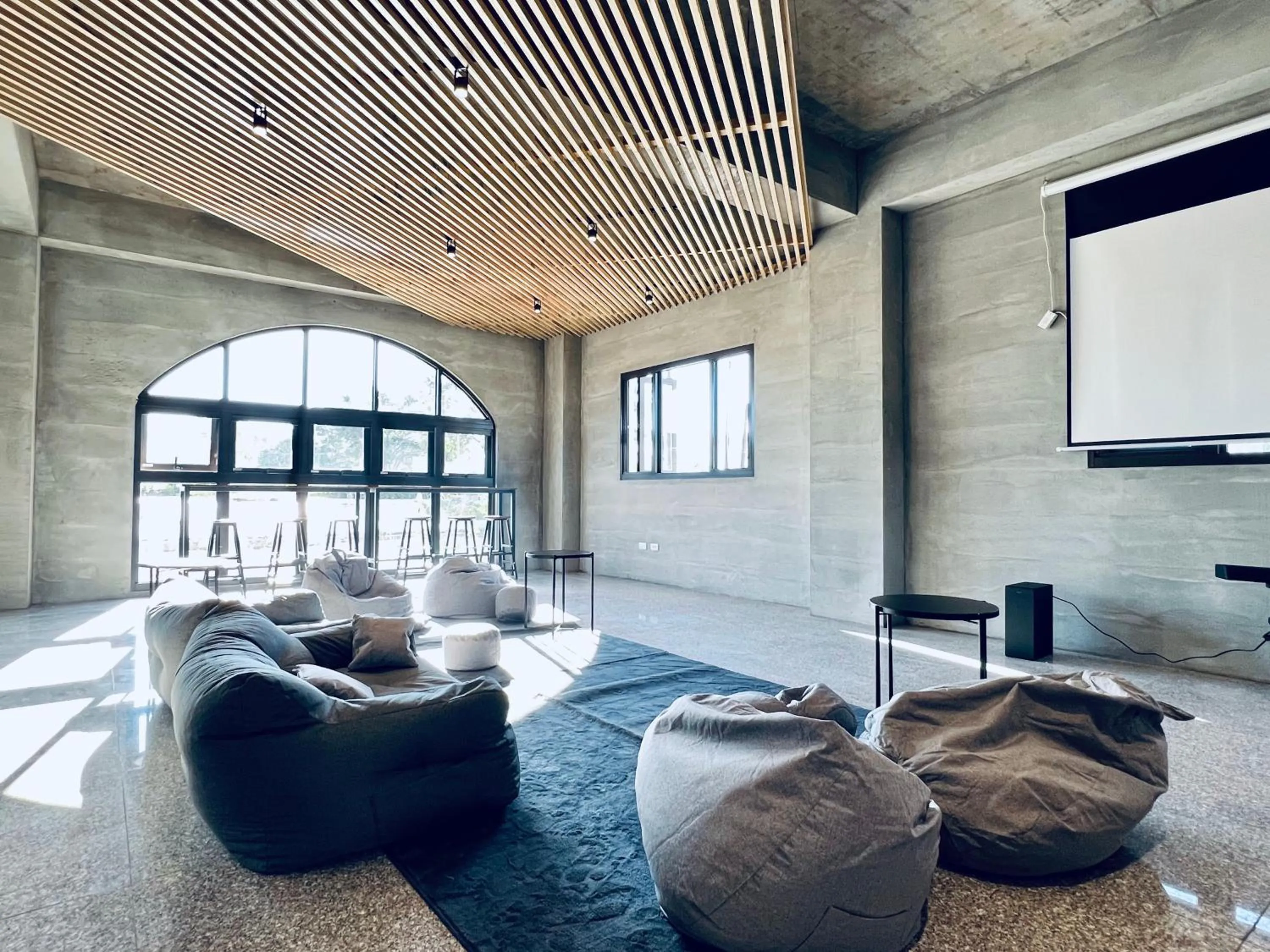 Living room in Sasa Youth Hostel