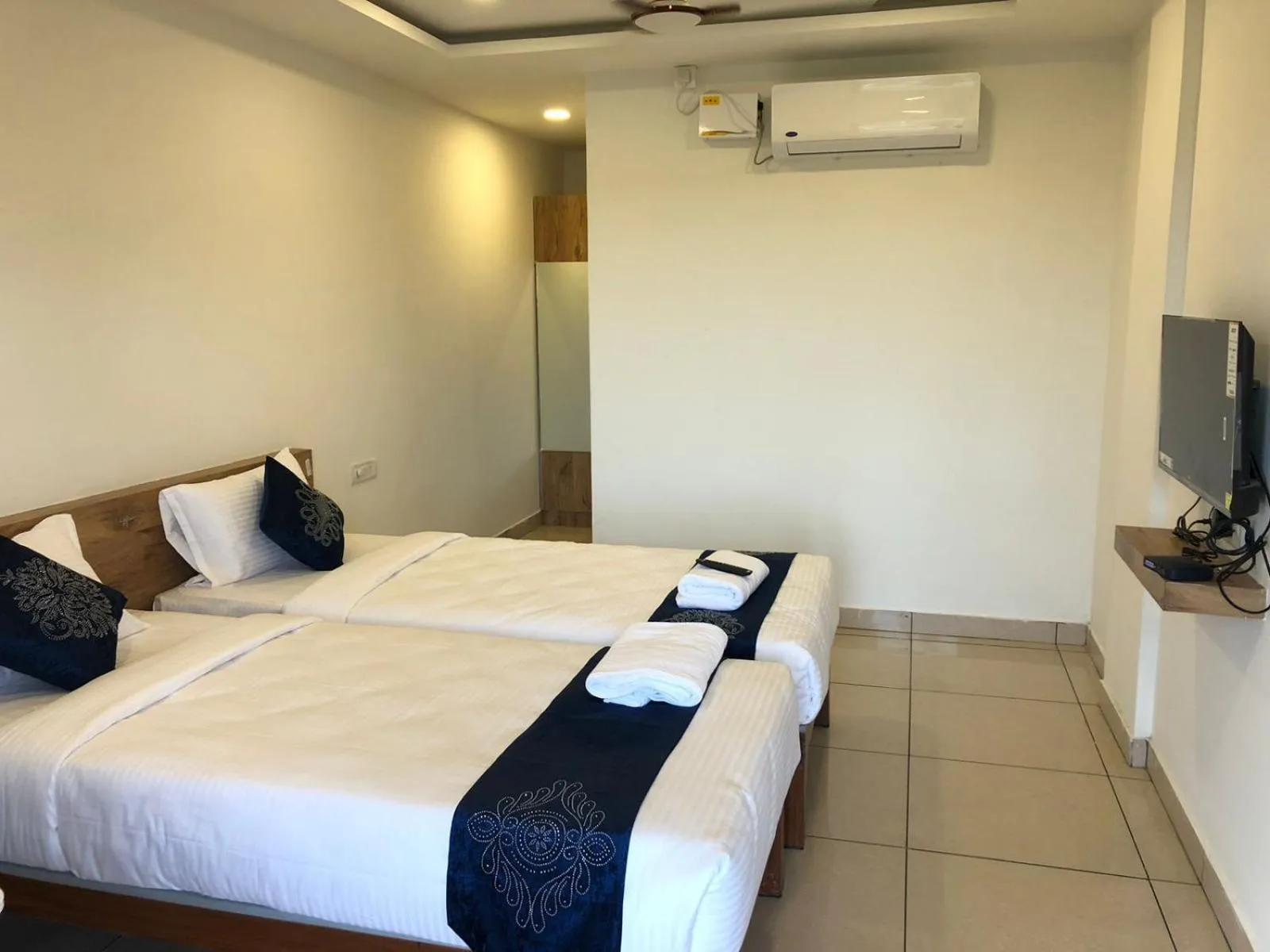 Bedroom, Bed in Hotel Amulya Regency