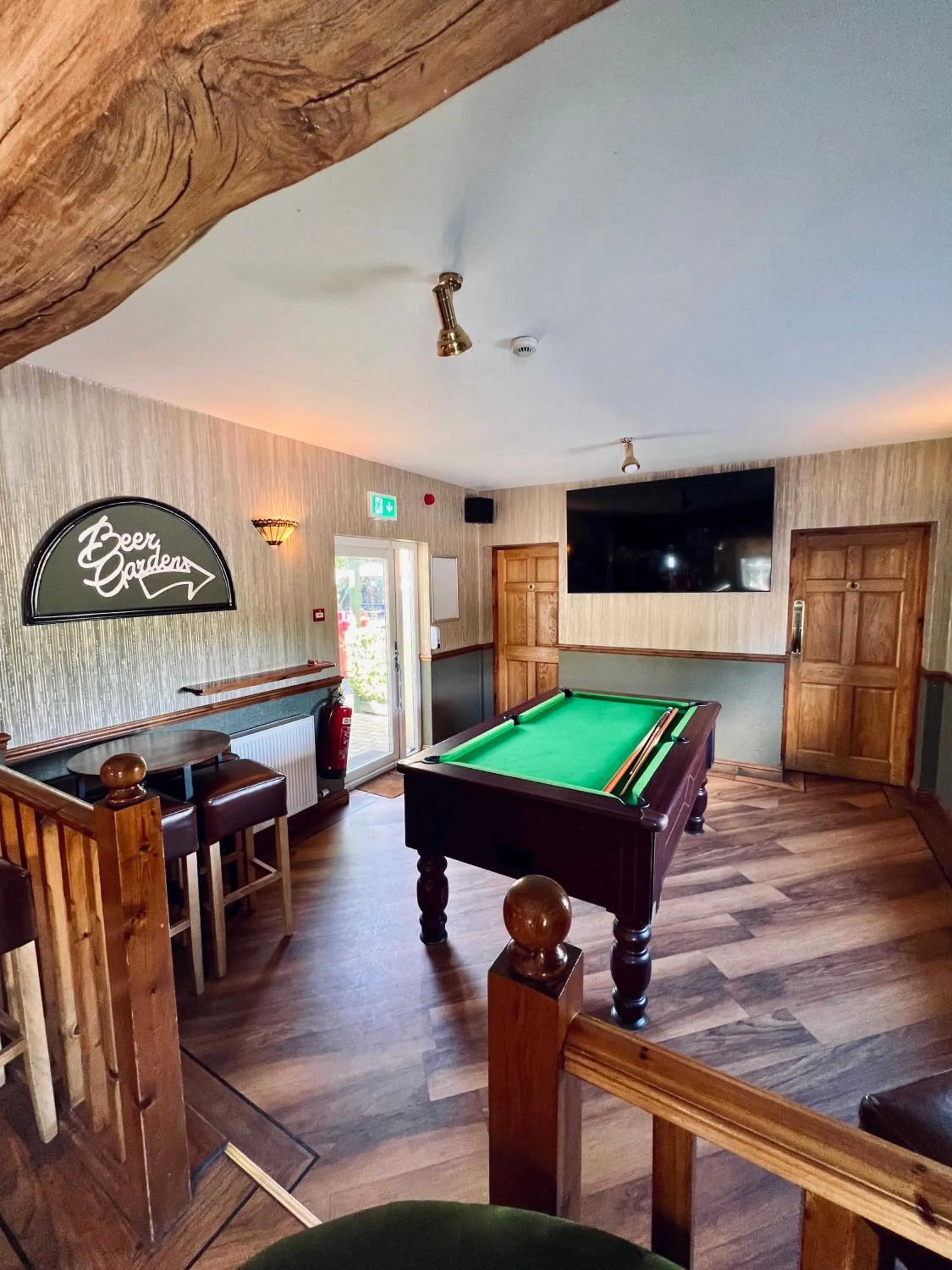 Evening entertainment in The Reindeer Inn