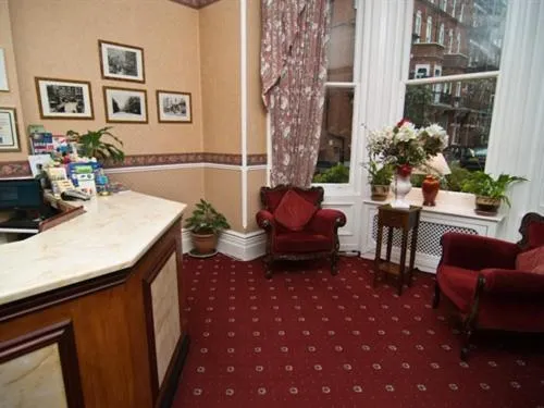 Living room, Lobby/Reception in Maranton House Hotel Kensington