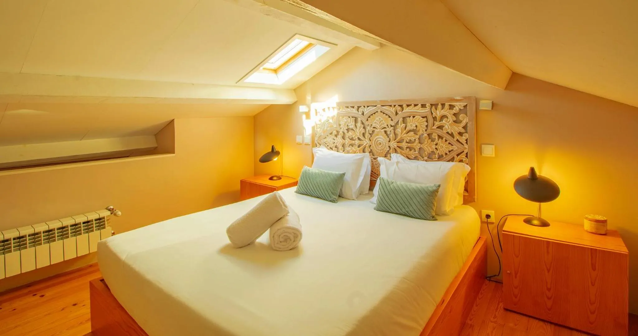 Bed in FLORES 36 by YoursPorto