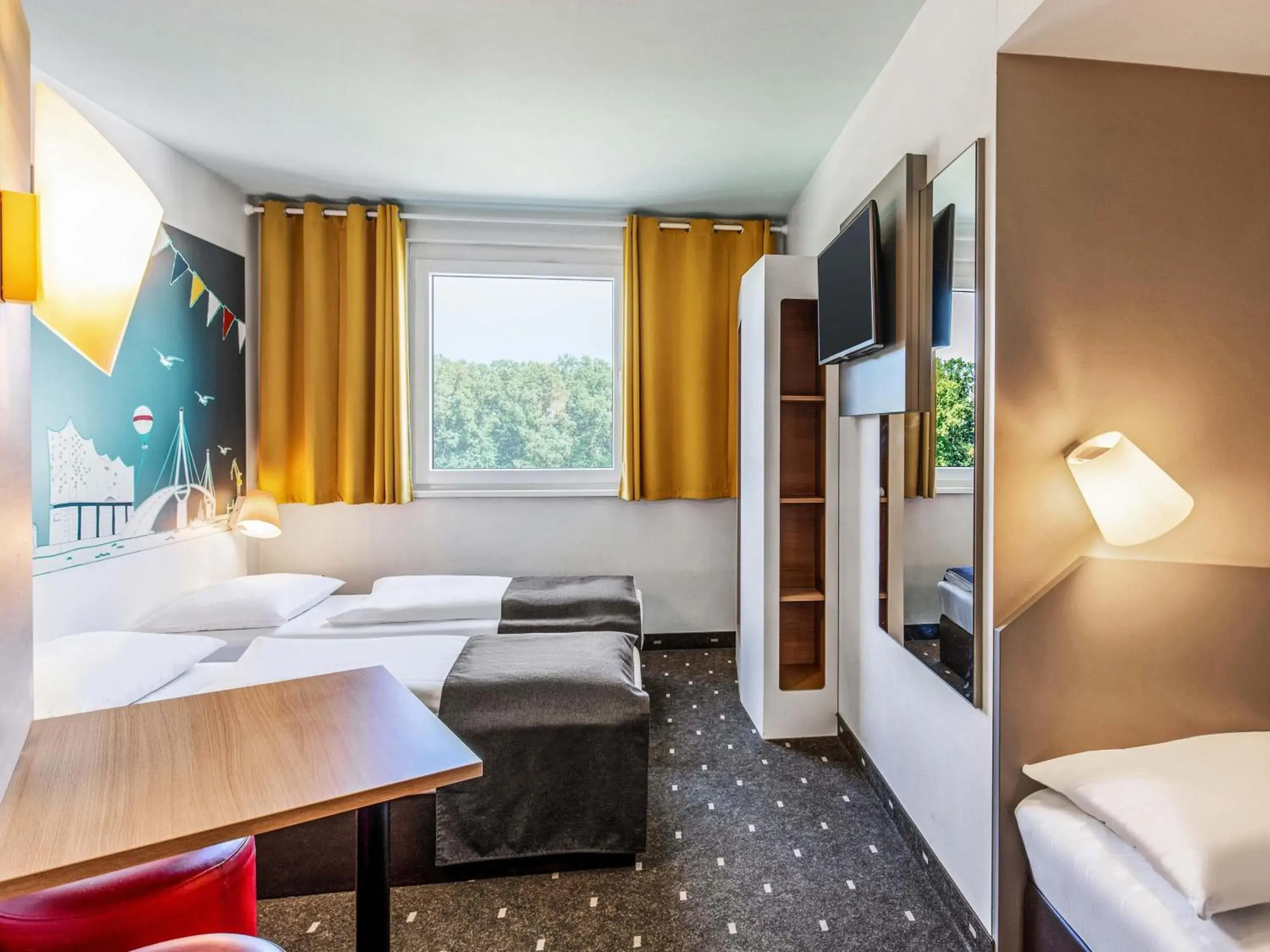 Triple Room in B&B Hotel Hamburg-Nord Triple Room in B&B Hotel Hamburg-Nord