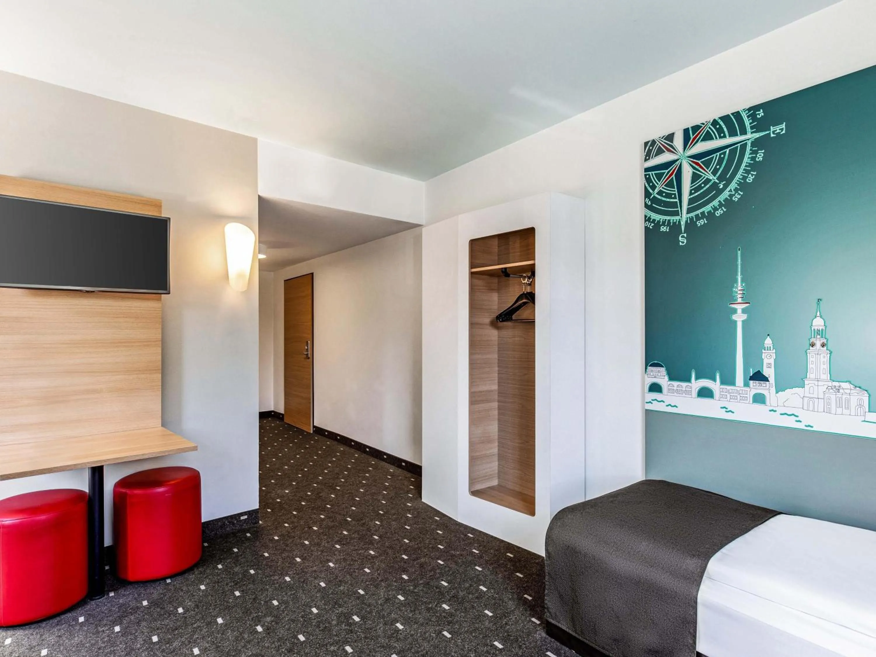 Photo of the whole room, Bed in B&B Hotel Hamburg-Nord