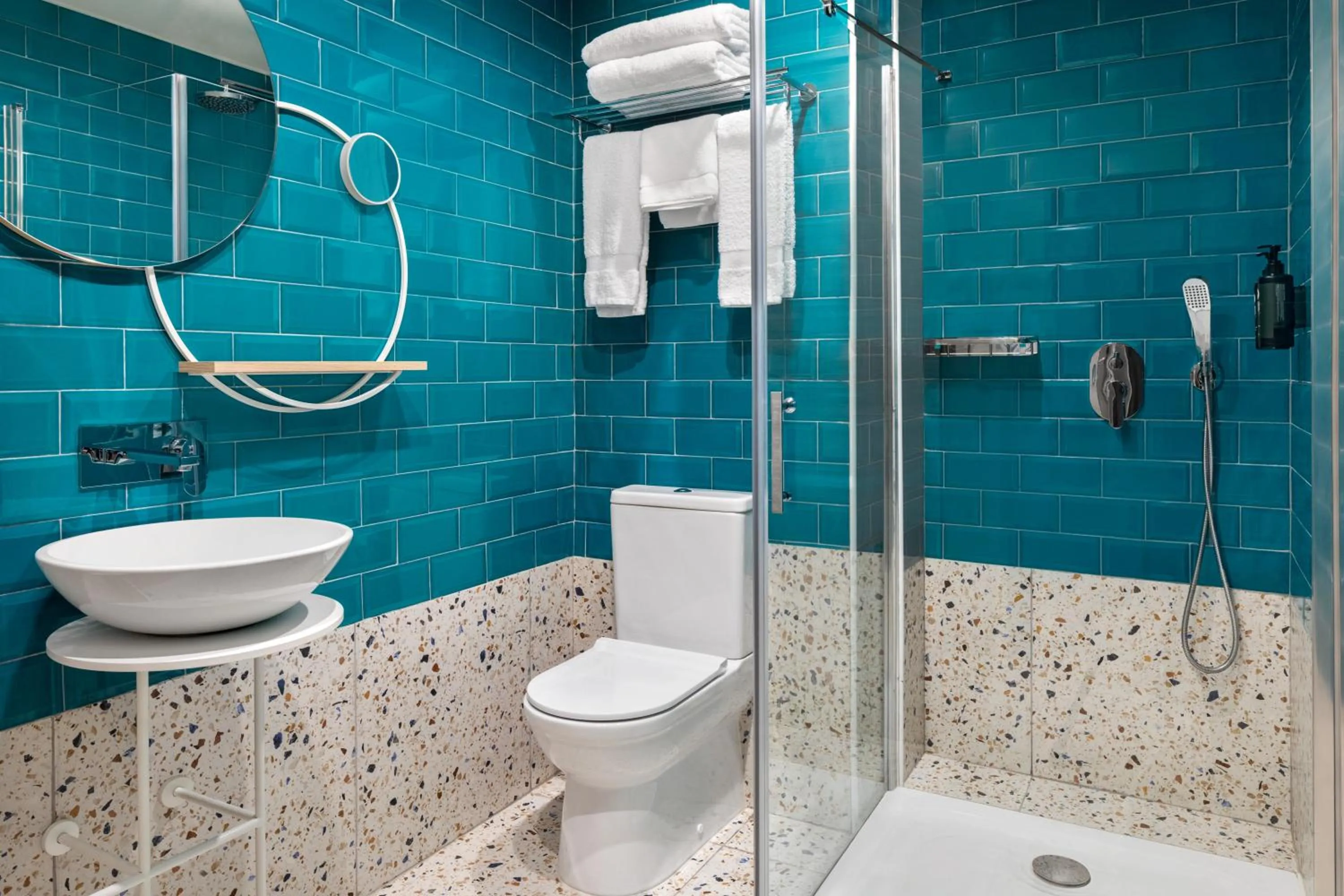 Bathroom in QUADRO Hotel