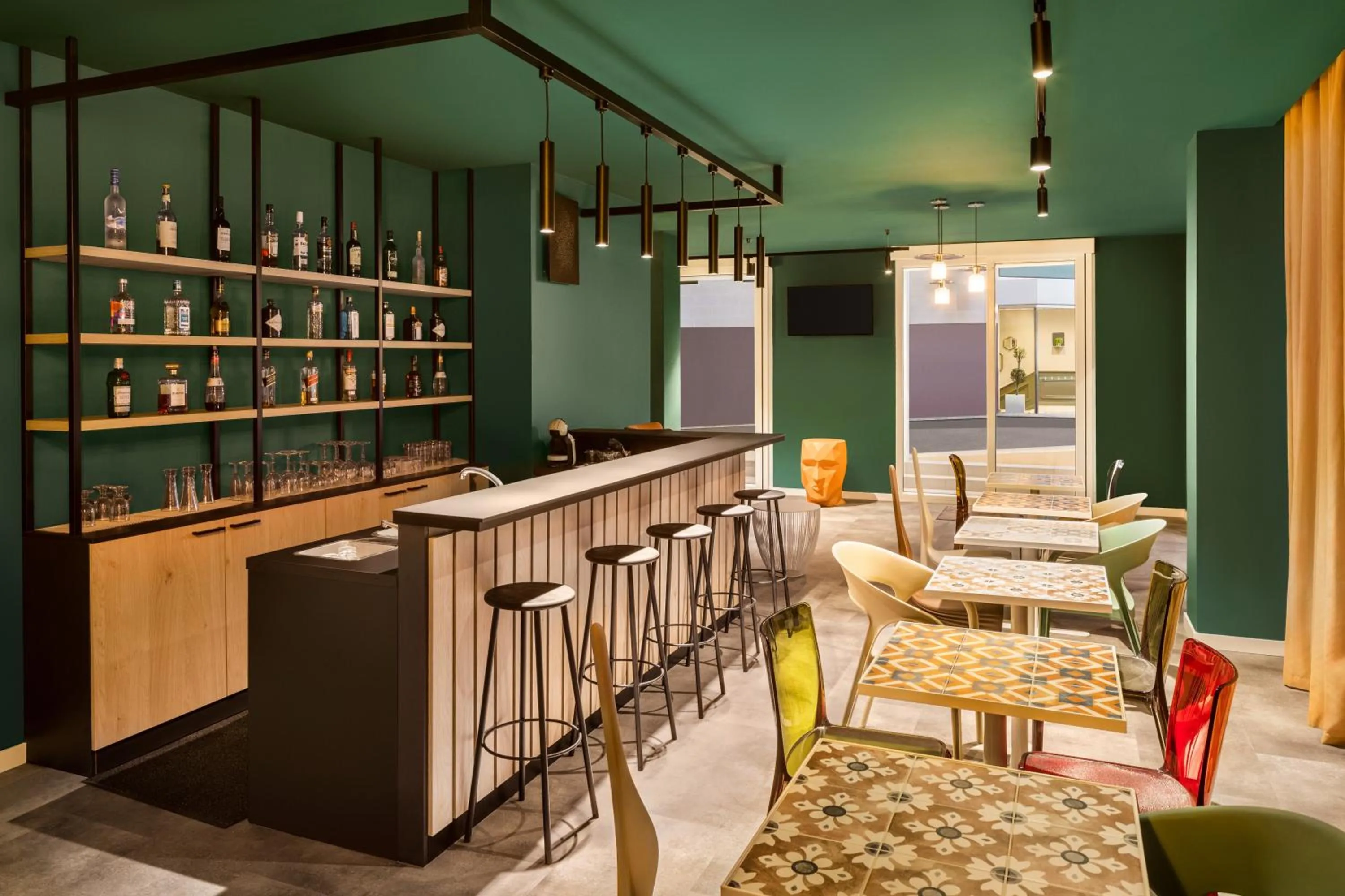 Restaurant/places to eat in QUADRO Hotel