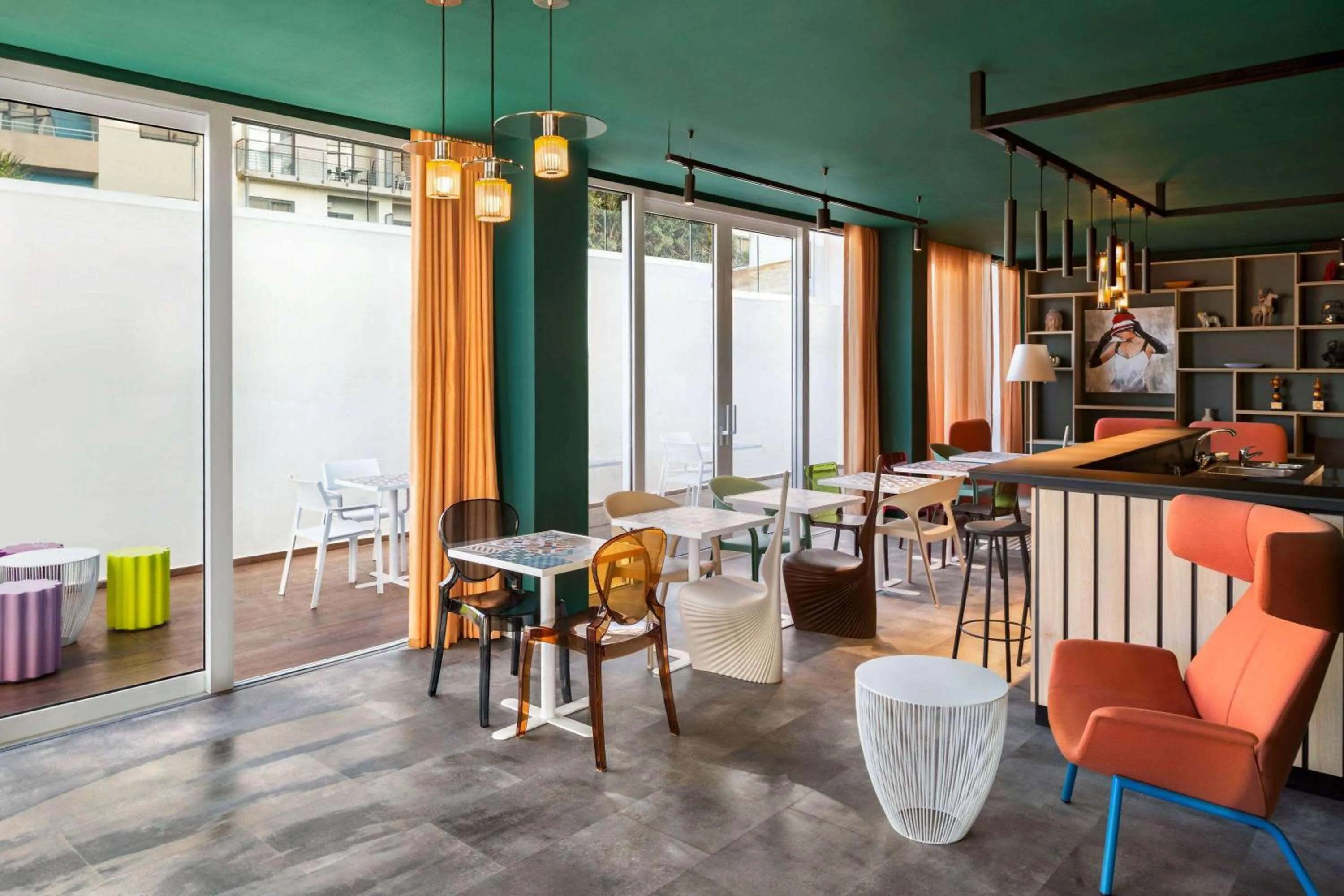 Lobby or reception in QUADRO Hotel