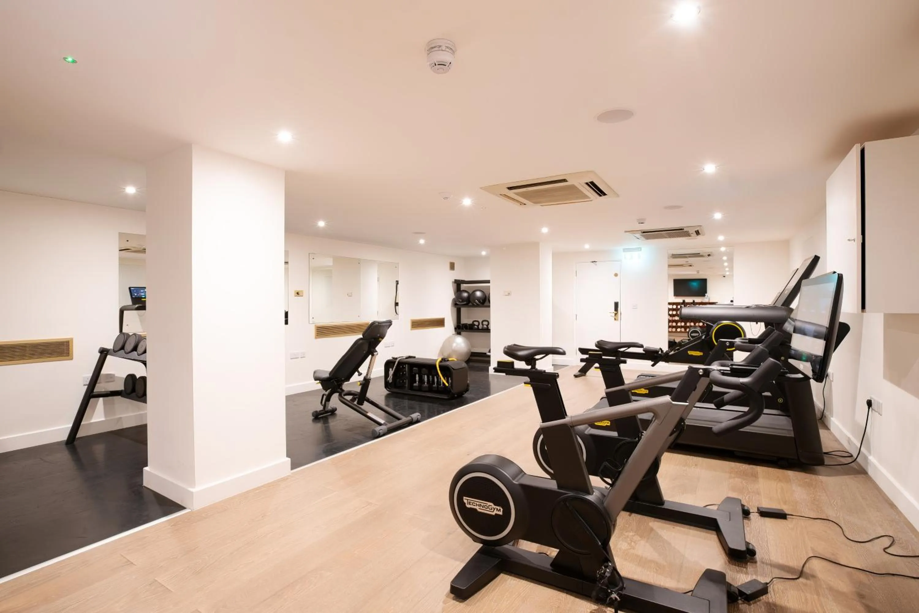 Fitness centre/facilities in Millennium Hotel and Conference Centre Gloucester London