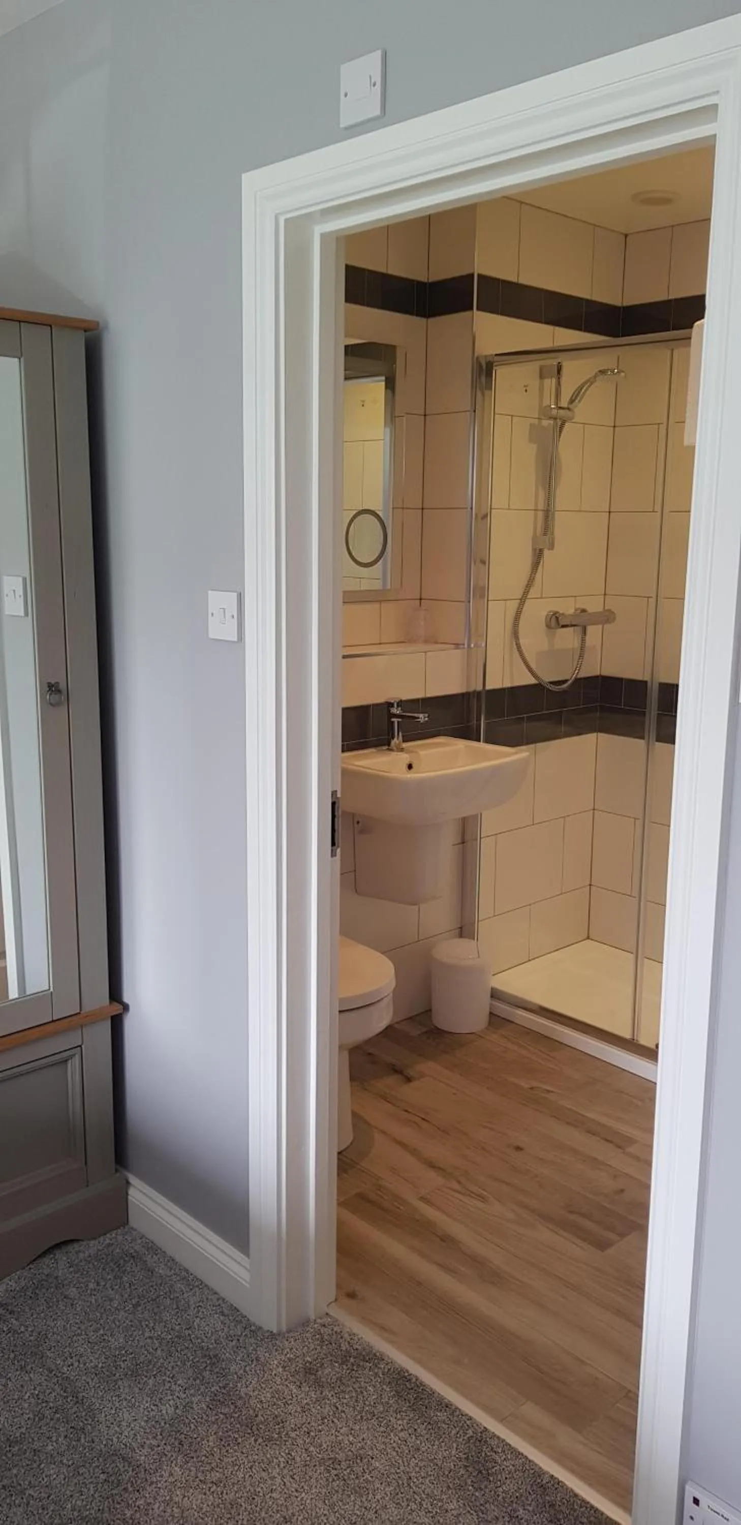 Bathroom in Hensleigh House