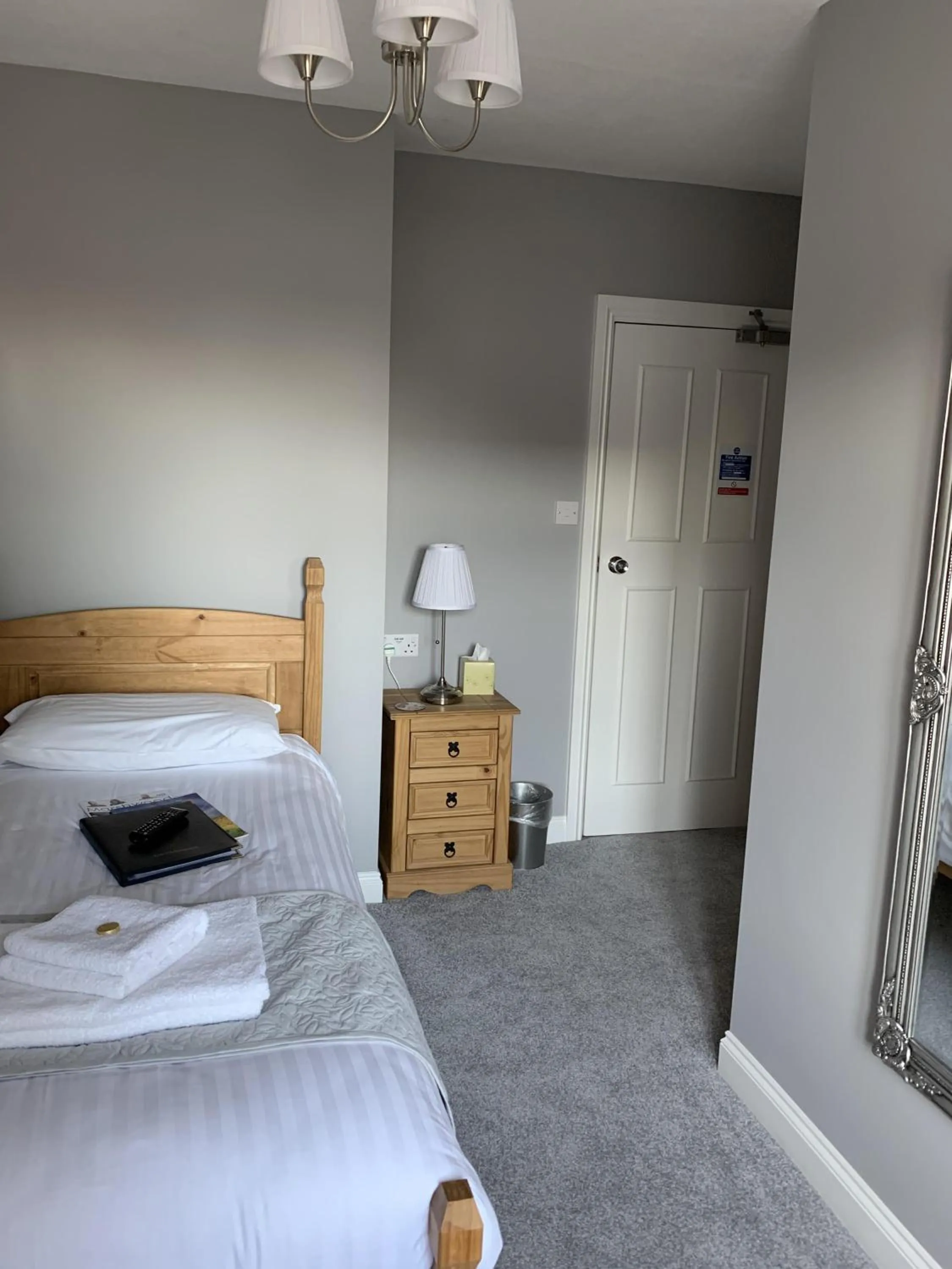 Bedroom, Bed in Hensleigh House