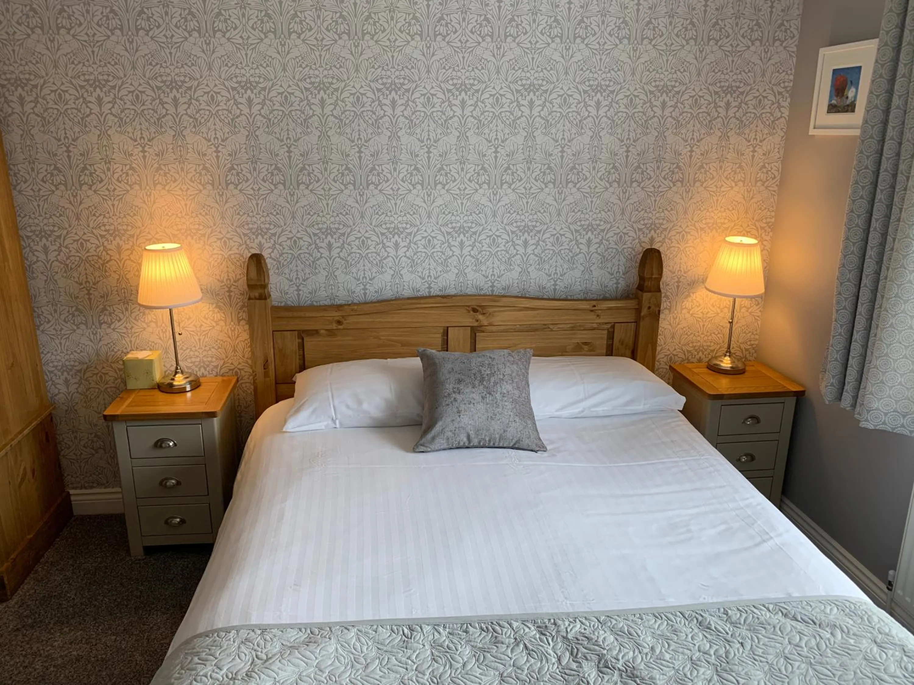 Bedroom, Bed in Hensleigh House