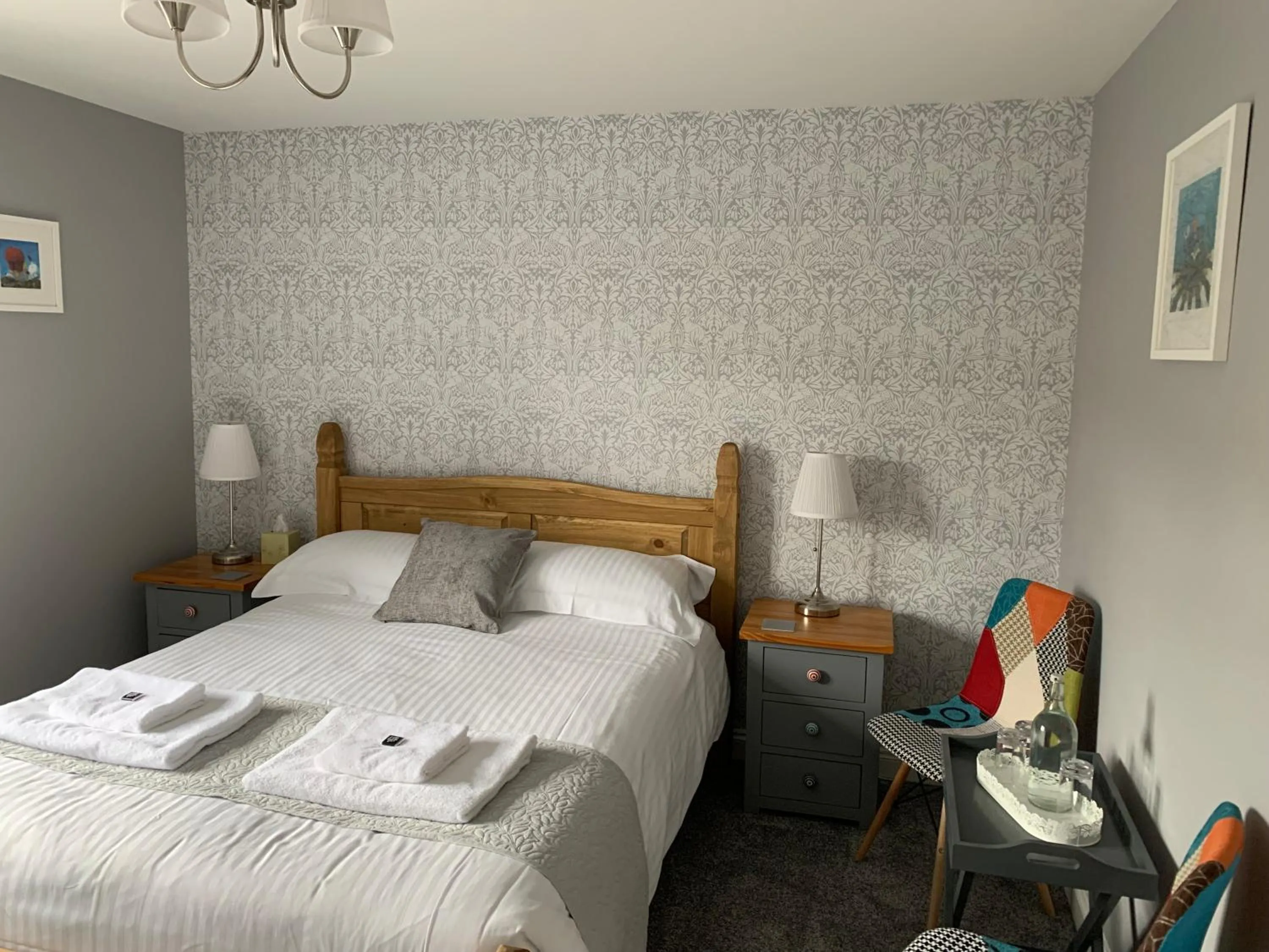 Bedroom, Bed in Hensleigh House