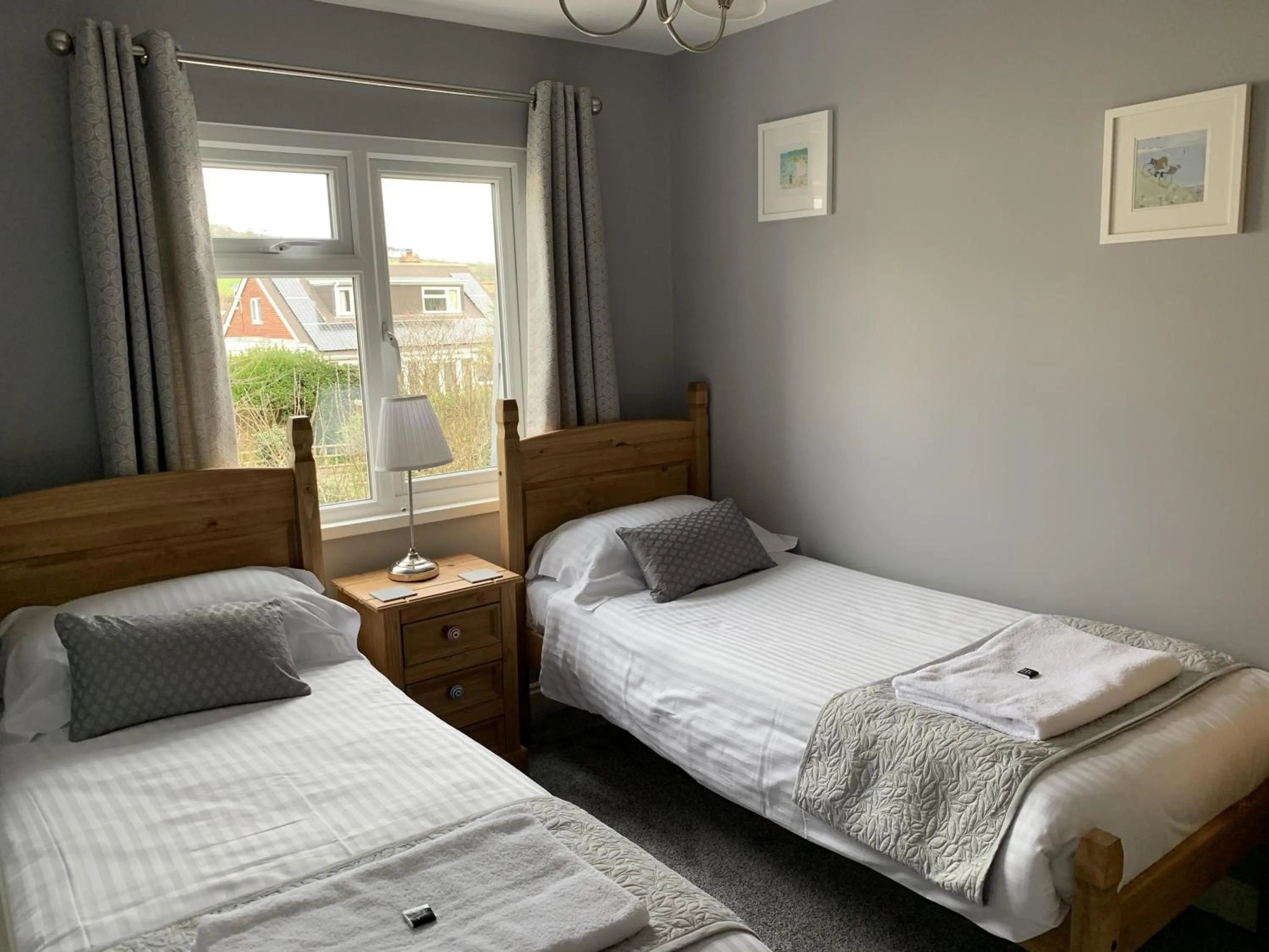 Bedroom, Bed in Hensleigh House