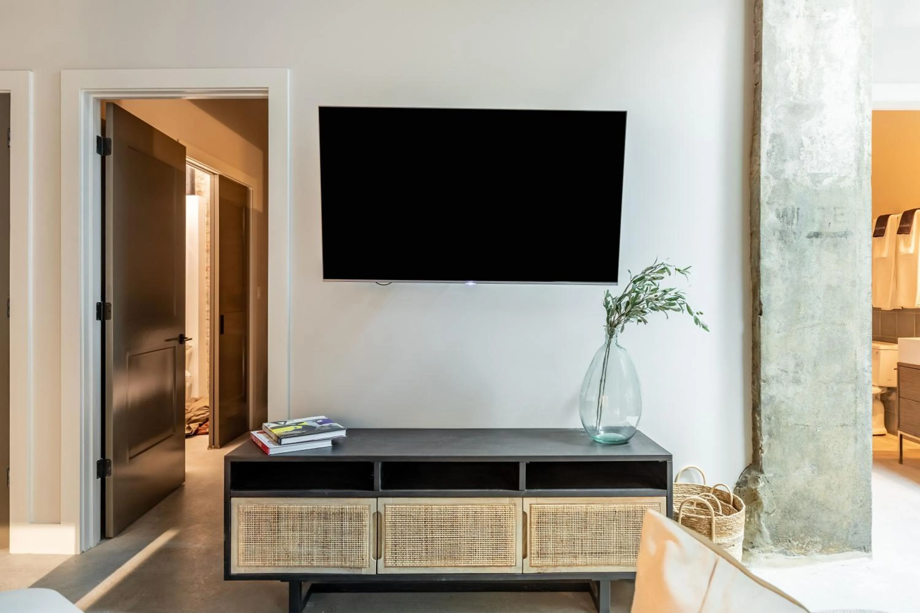 TV and multimedia in Ironworks Building