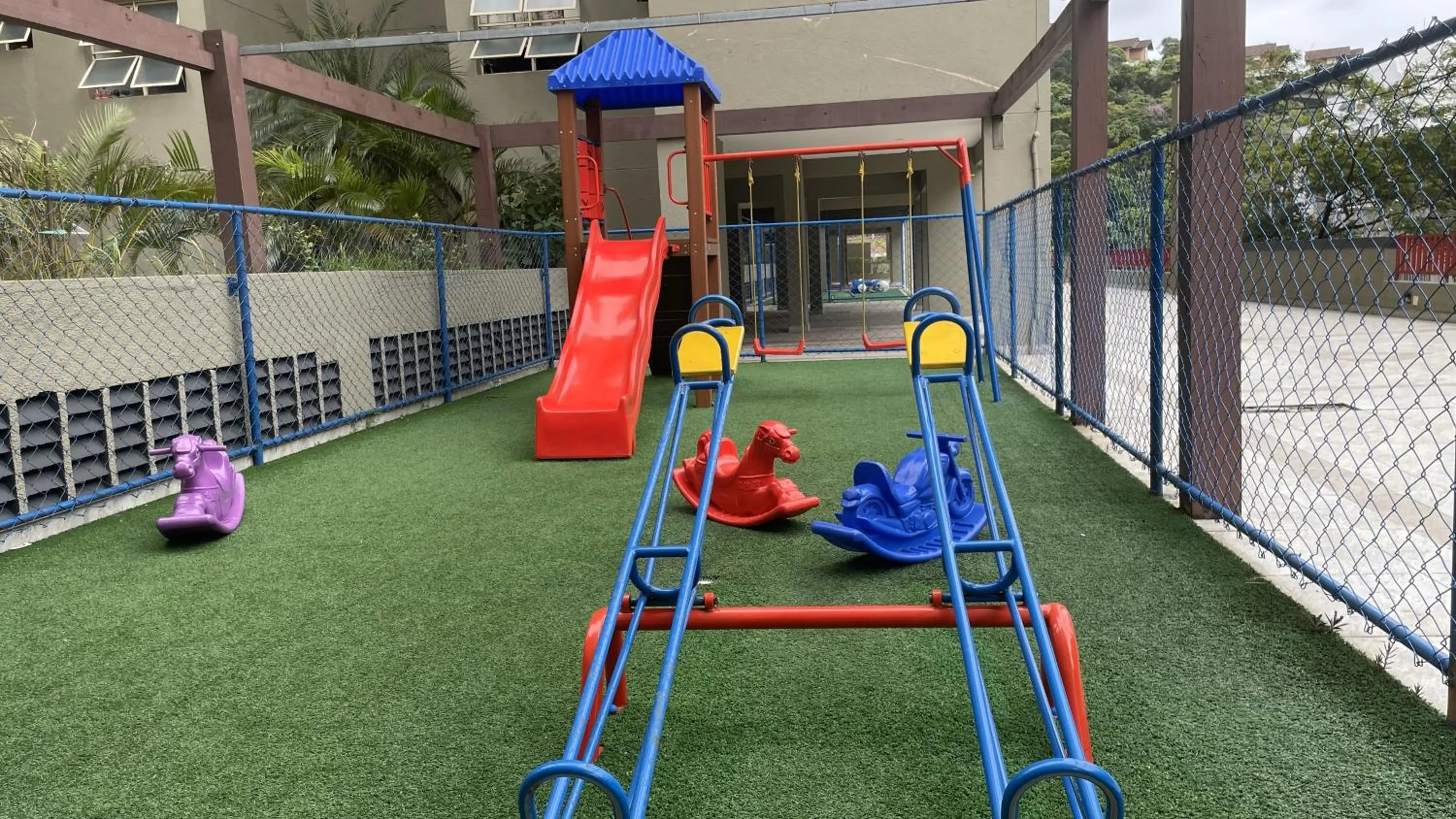 Children play ground in Na Enseada c/ Wifi e Ar-Cond.